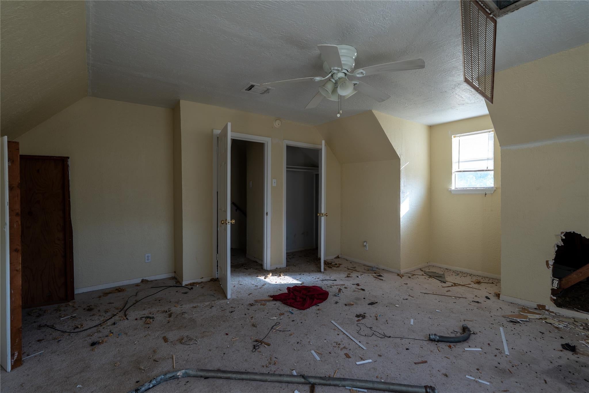9006 Blueberry St, Houston, TX 77049