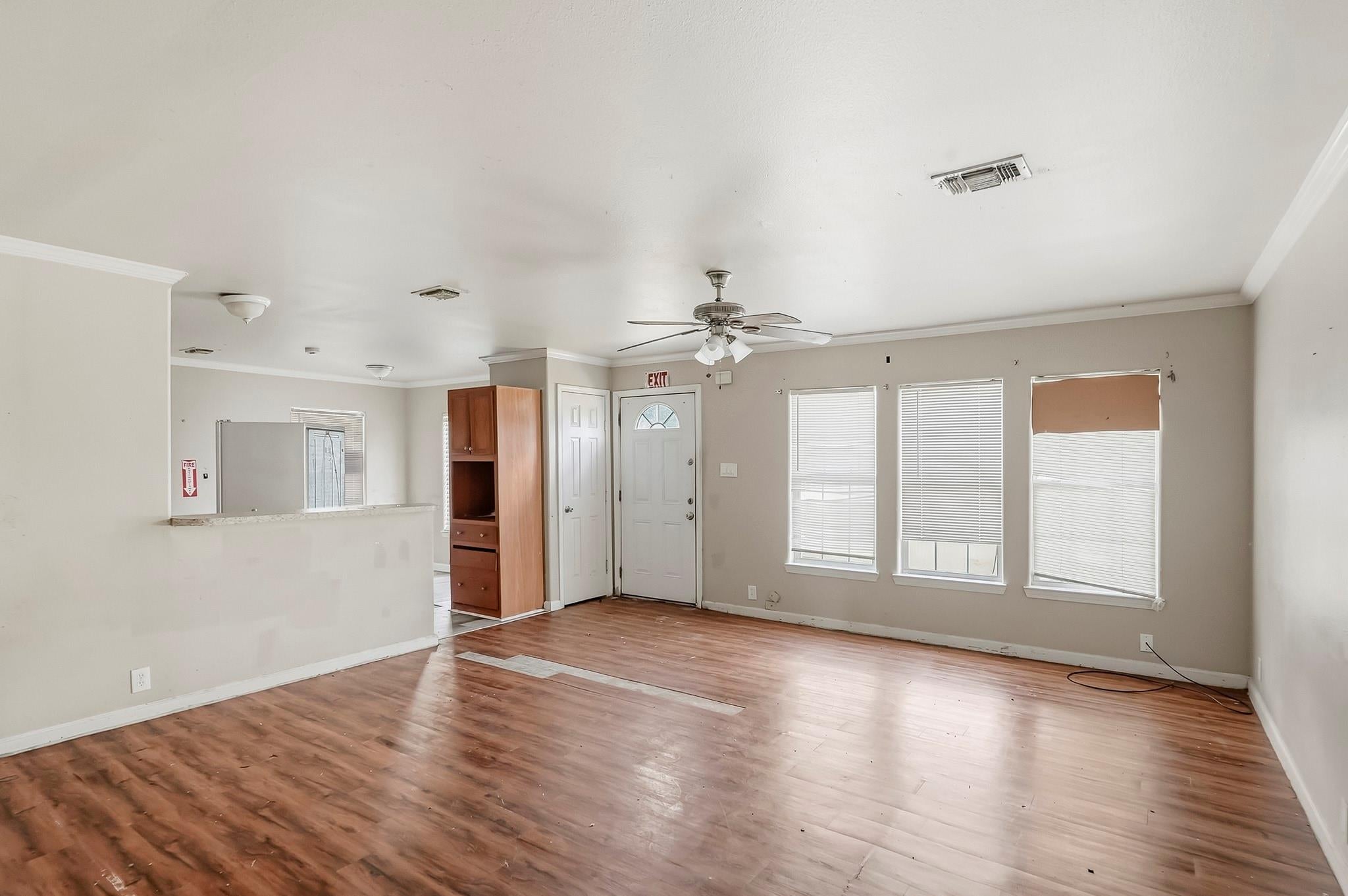 7446 Weyburn St, Houston, TX 77028 photo