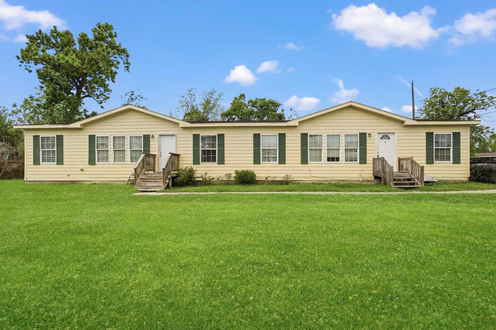 7446 Weyburn St, Houston, TX 77028