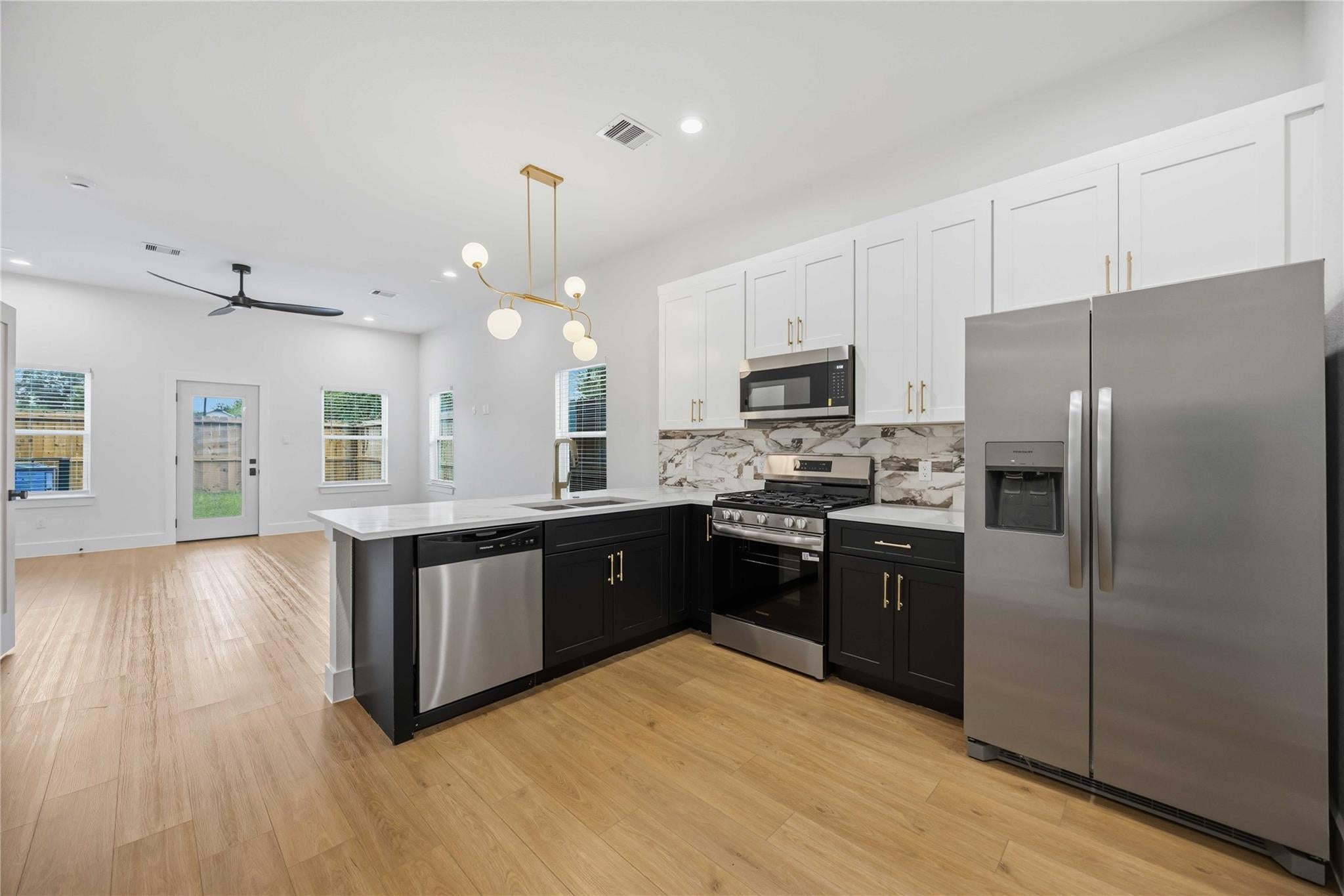 3324 Francis Court A And B, Houston, TX 77004 photo