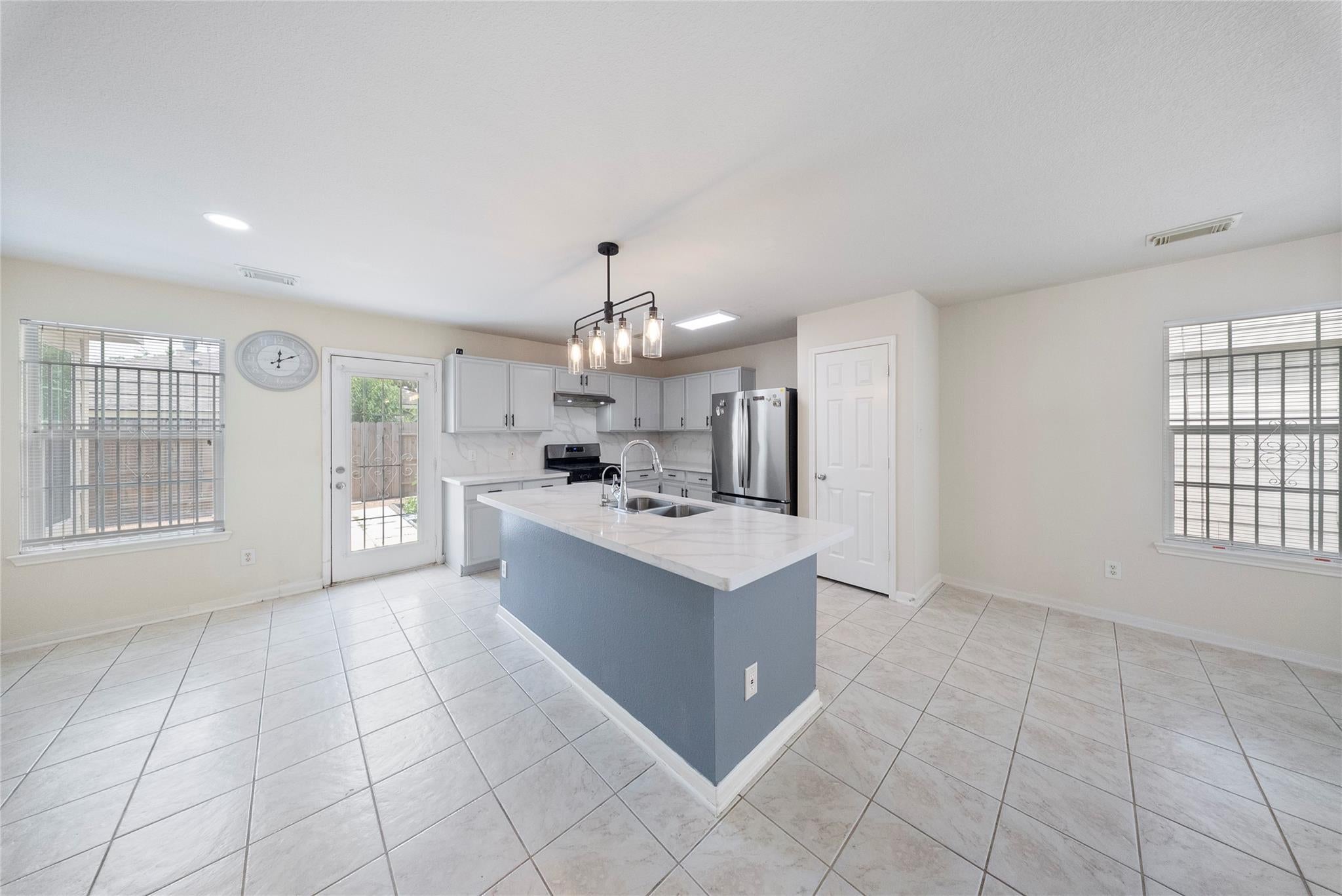 13123 Dawn Hollow Ln, Houston, TX 77072 photo