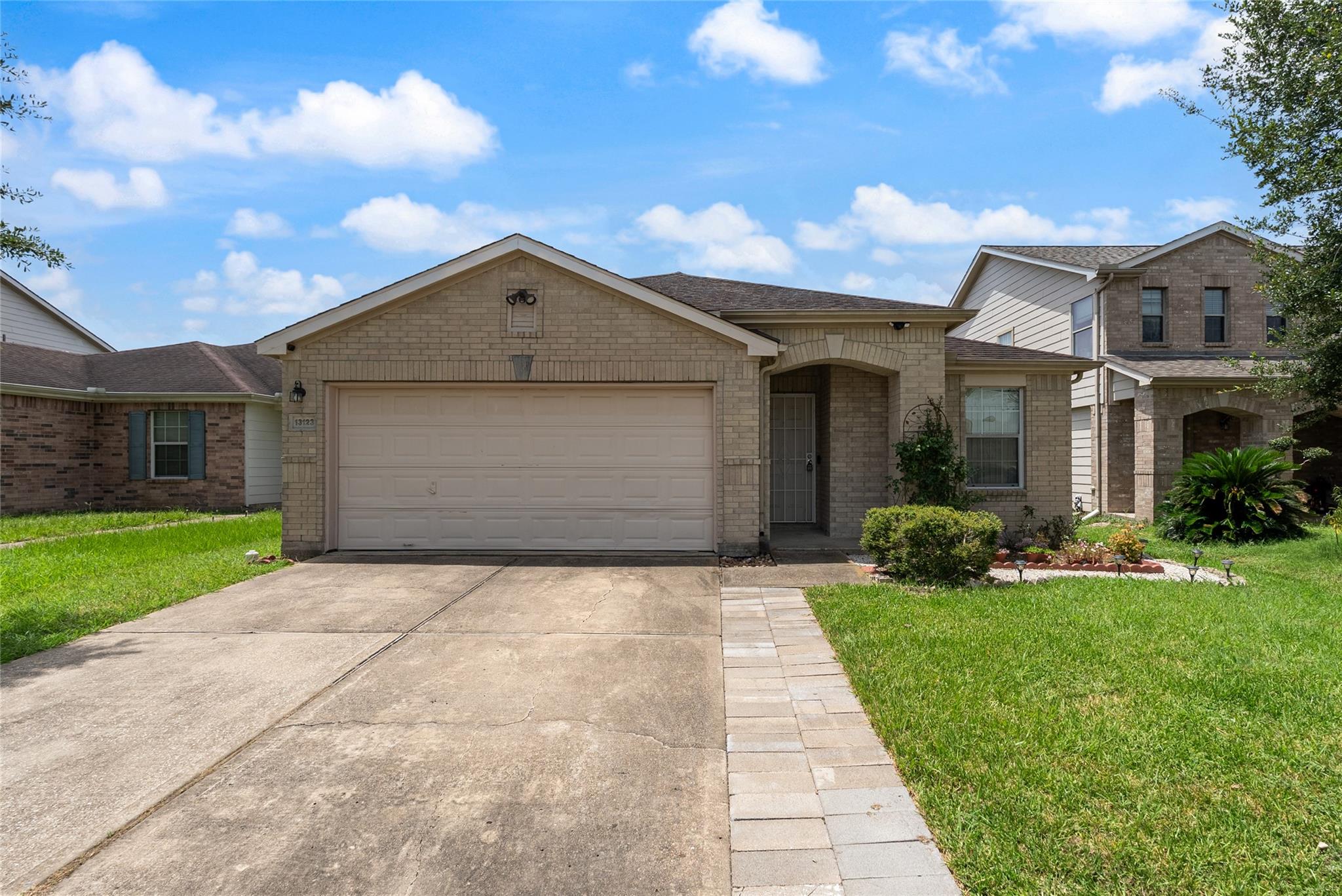 13123 Dawn Hollow Ln, Houston, TX 77072 photo