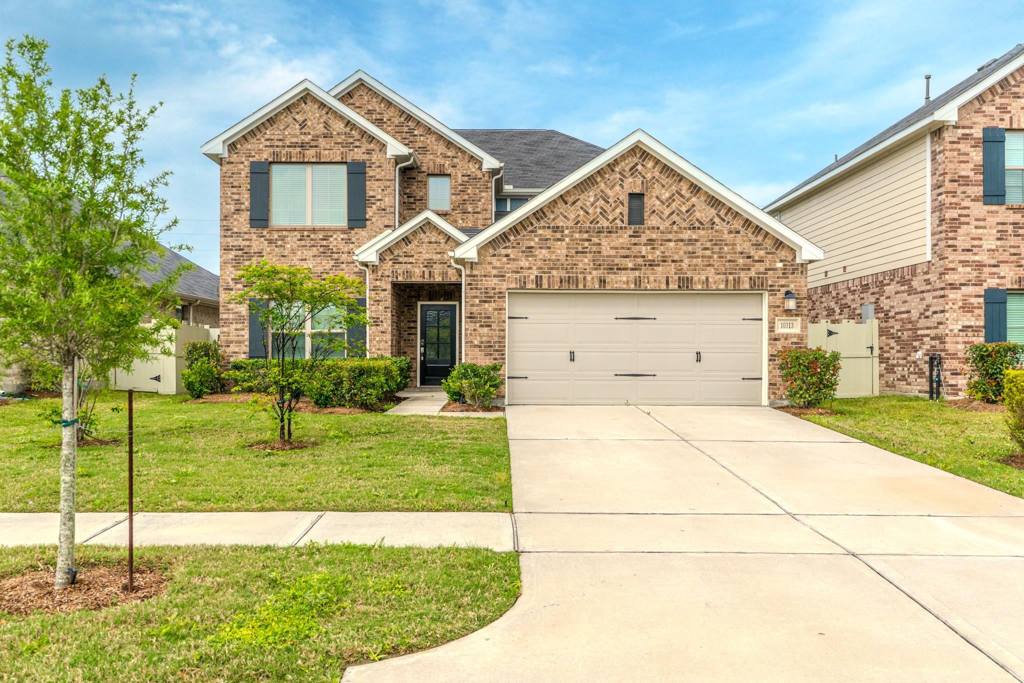 10313 Goshawk Trl, Conroe, TX 77385
