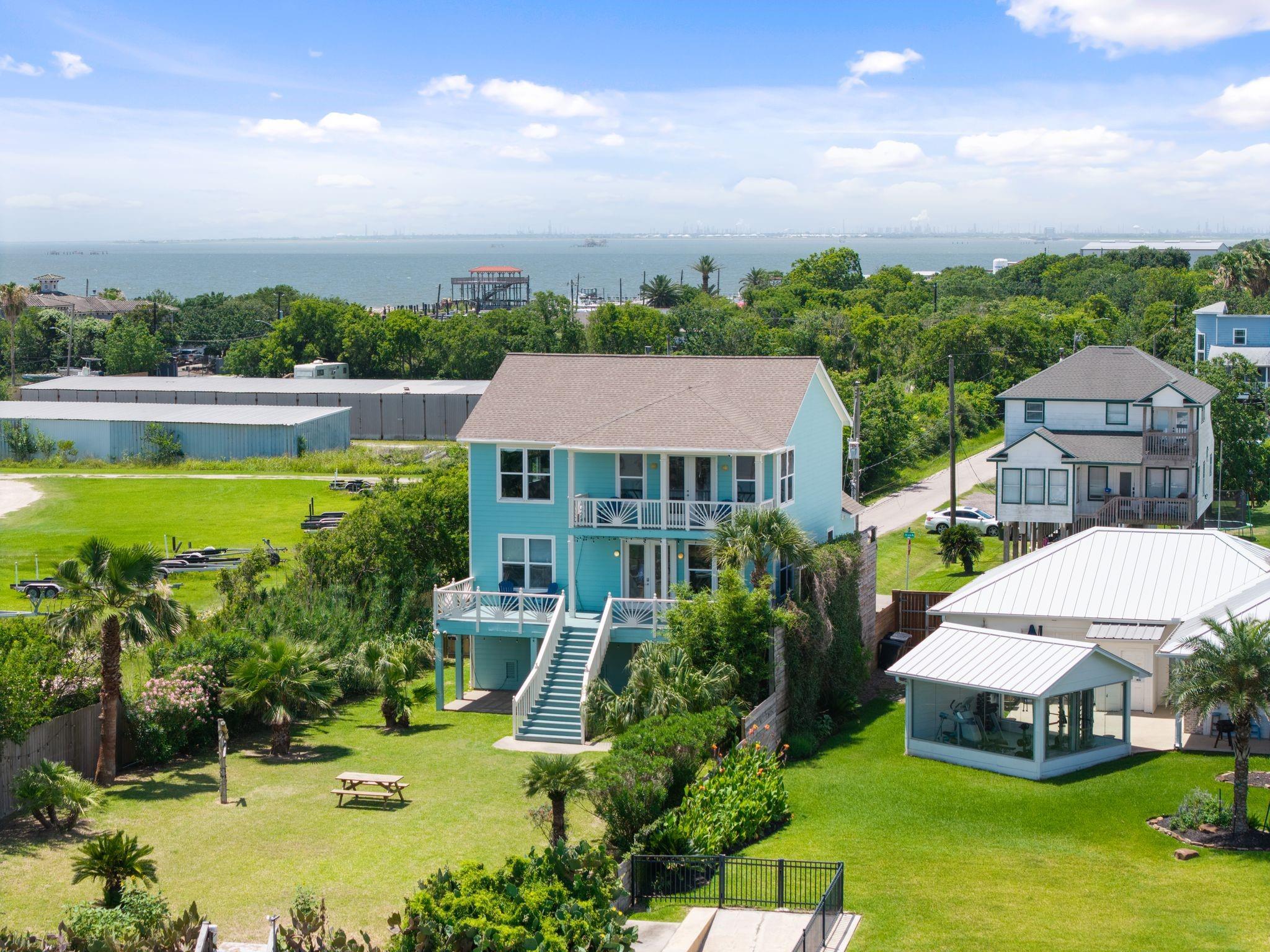100 Avenue A, San Leon, TX 77539 photo