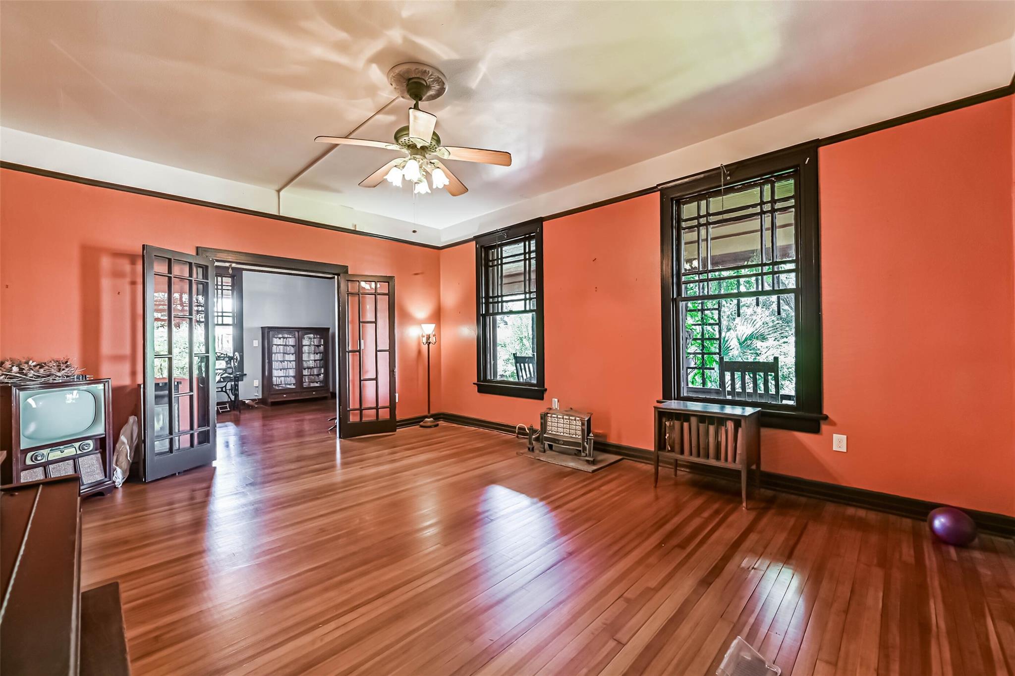 2911 Broadway St, Galveston, TX 77550 photo