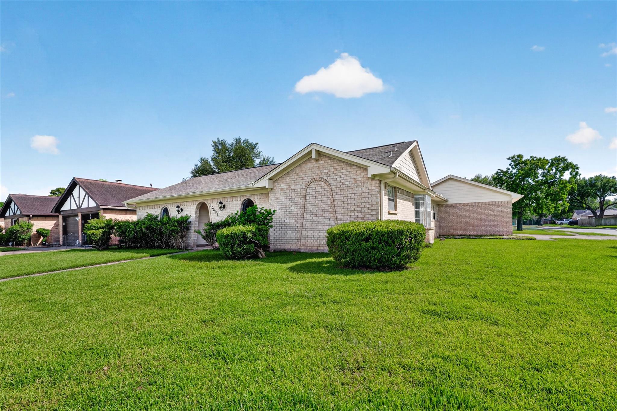 10602 Sagewind Dr, Houston, TX 77089 photo