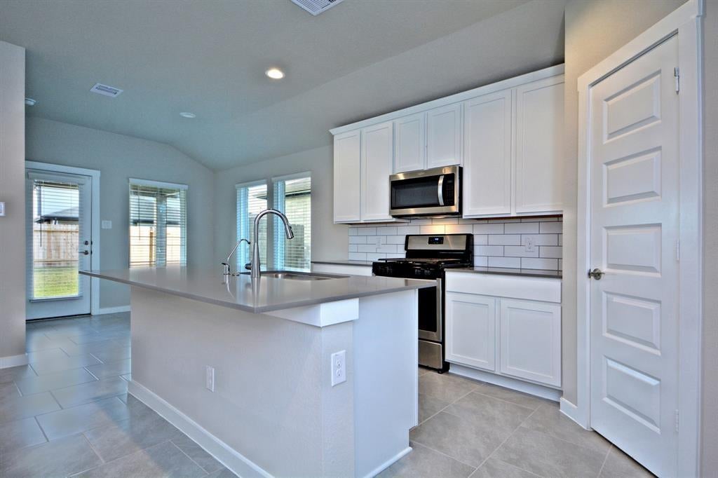 7703 Rainham Valley Ln, Richmond, TX 77407 photo