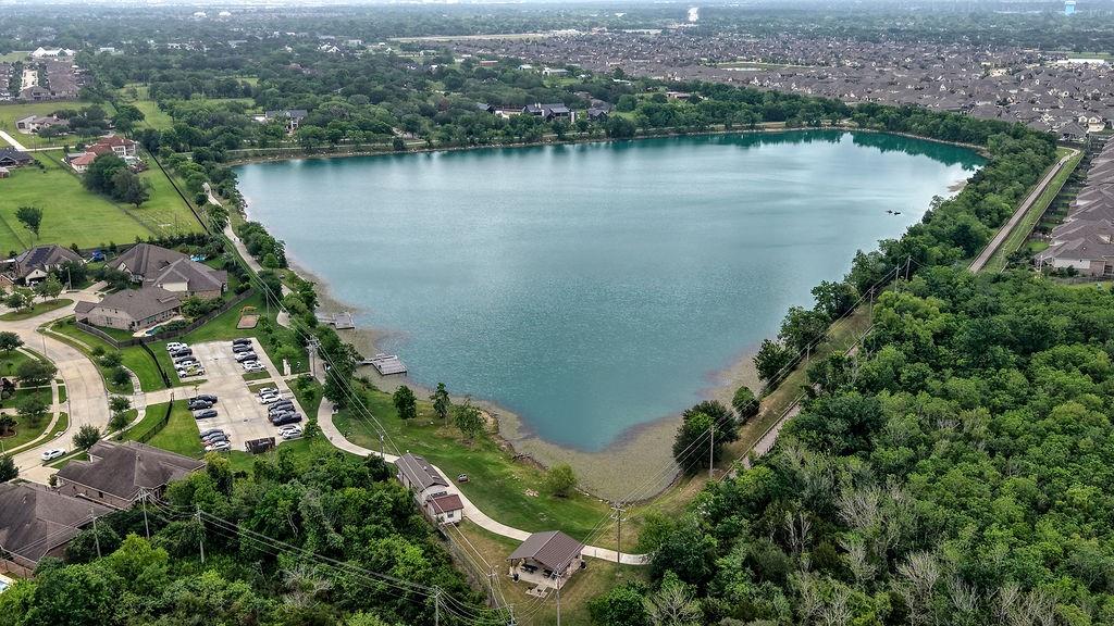 2513 Royal Field Ln, Friendswood, TX 77546