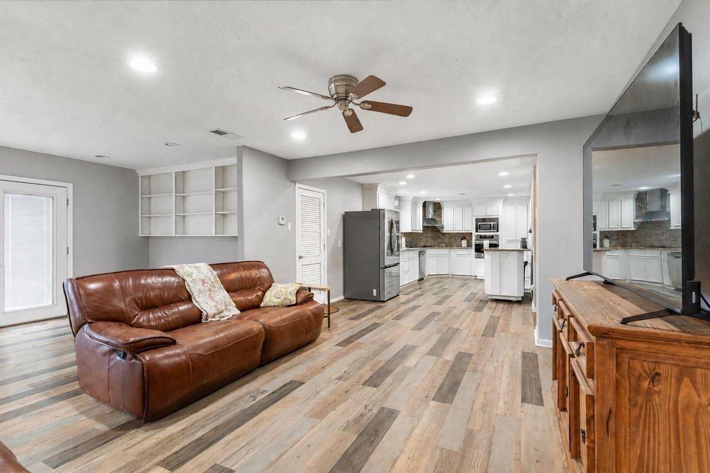 24511 Sunny Glen Drive Dr, Houston, TX 77336 photo