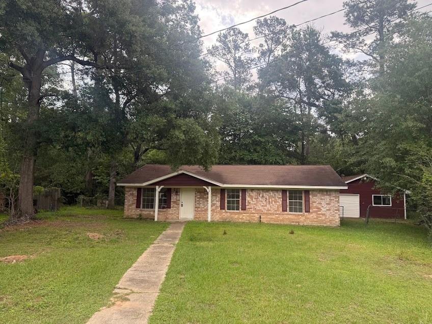 1821 Live Oak Dr, Conroe, TX 77301