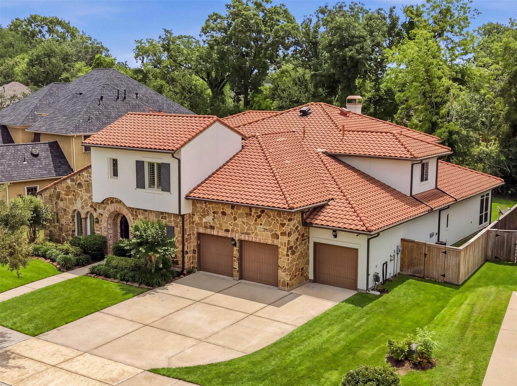 6139 Logan Creek Ln, Sugar Land, TX 77479