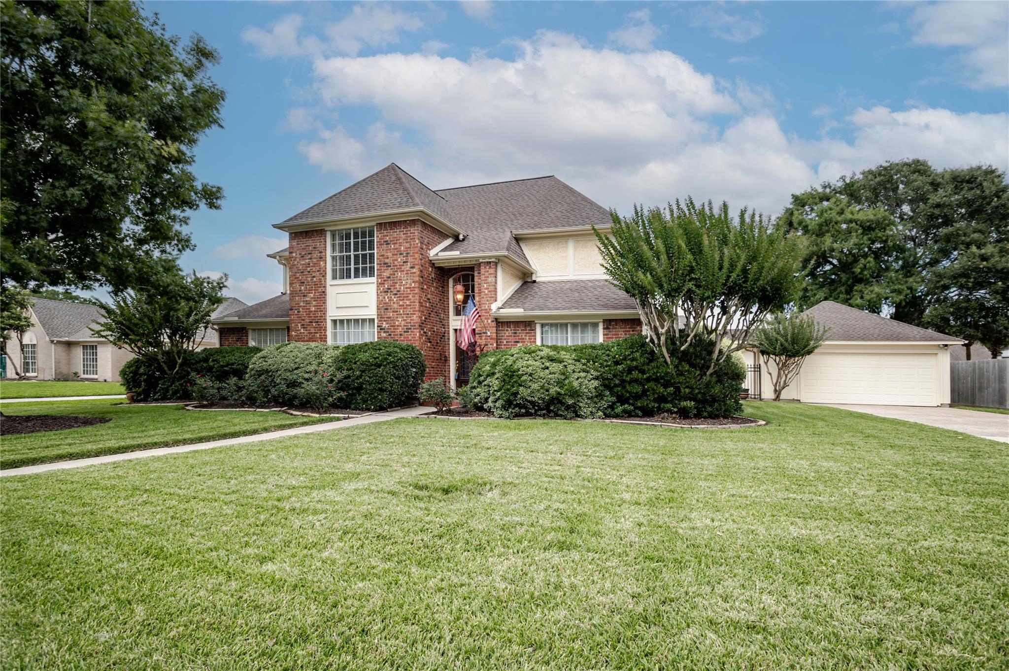 2748 Masters Dr, League City, TX 77573 photo