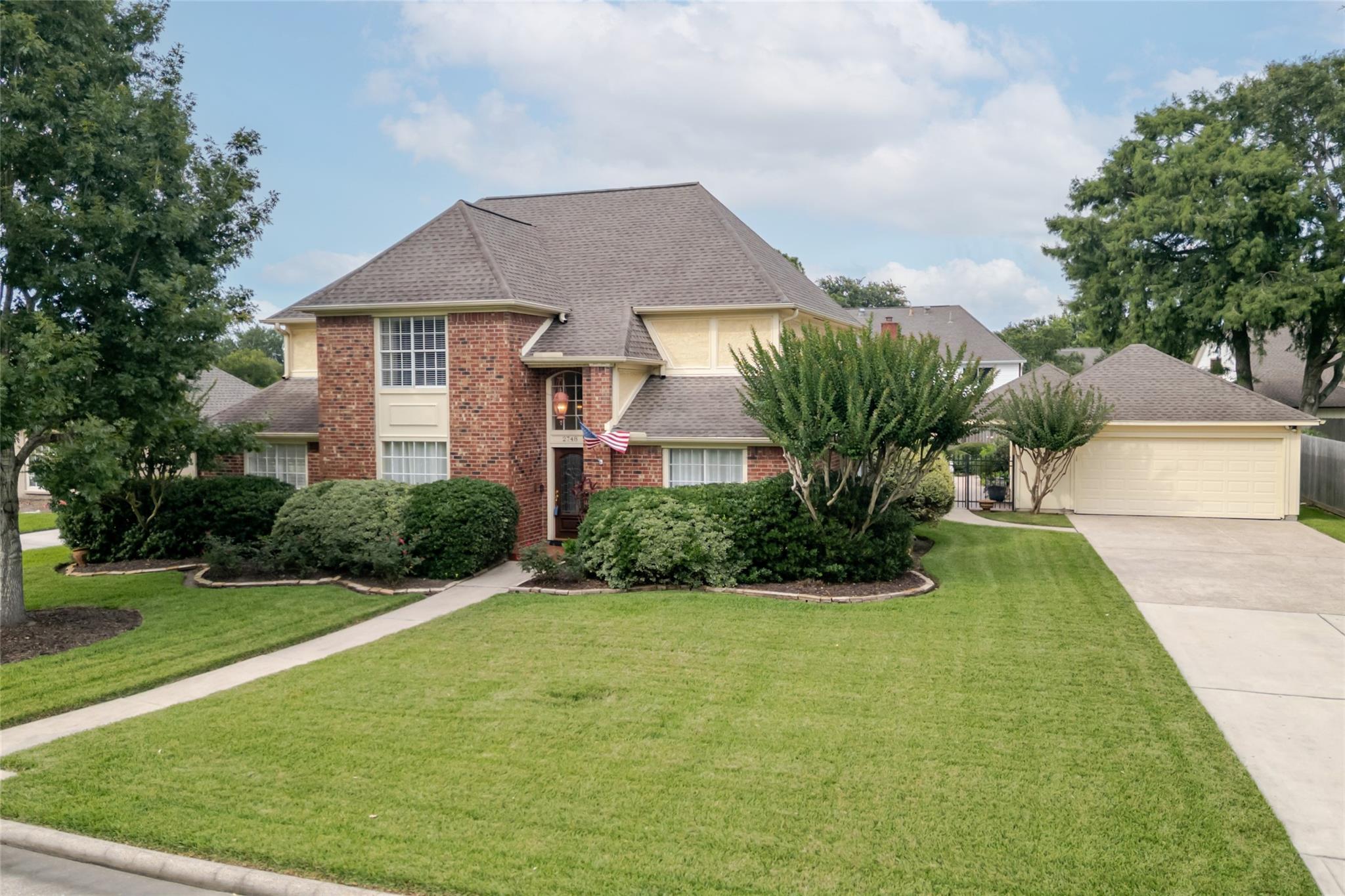 2748 Masters Dr, League City, TX 77573 photo