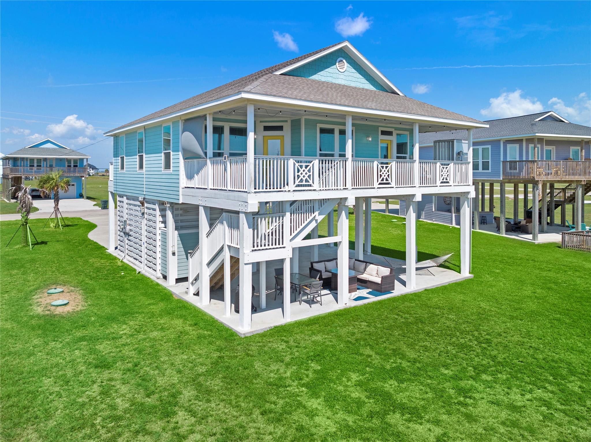 18611 Warrior Rd, Galveston, TX 77554 photo