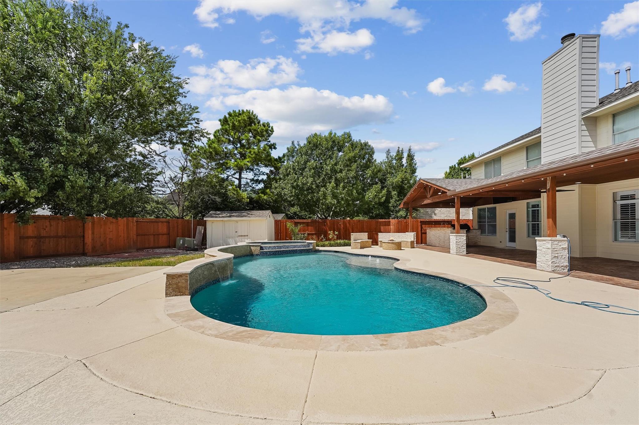 2322 Meadow Briar Dr, Sugar Land, TX 77498 photo