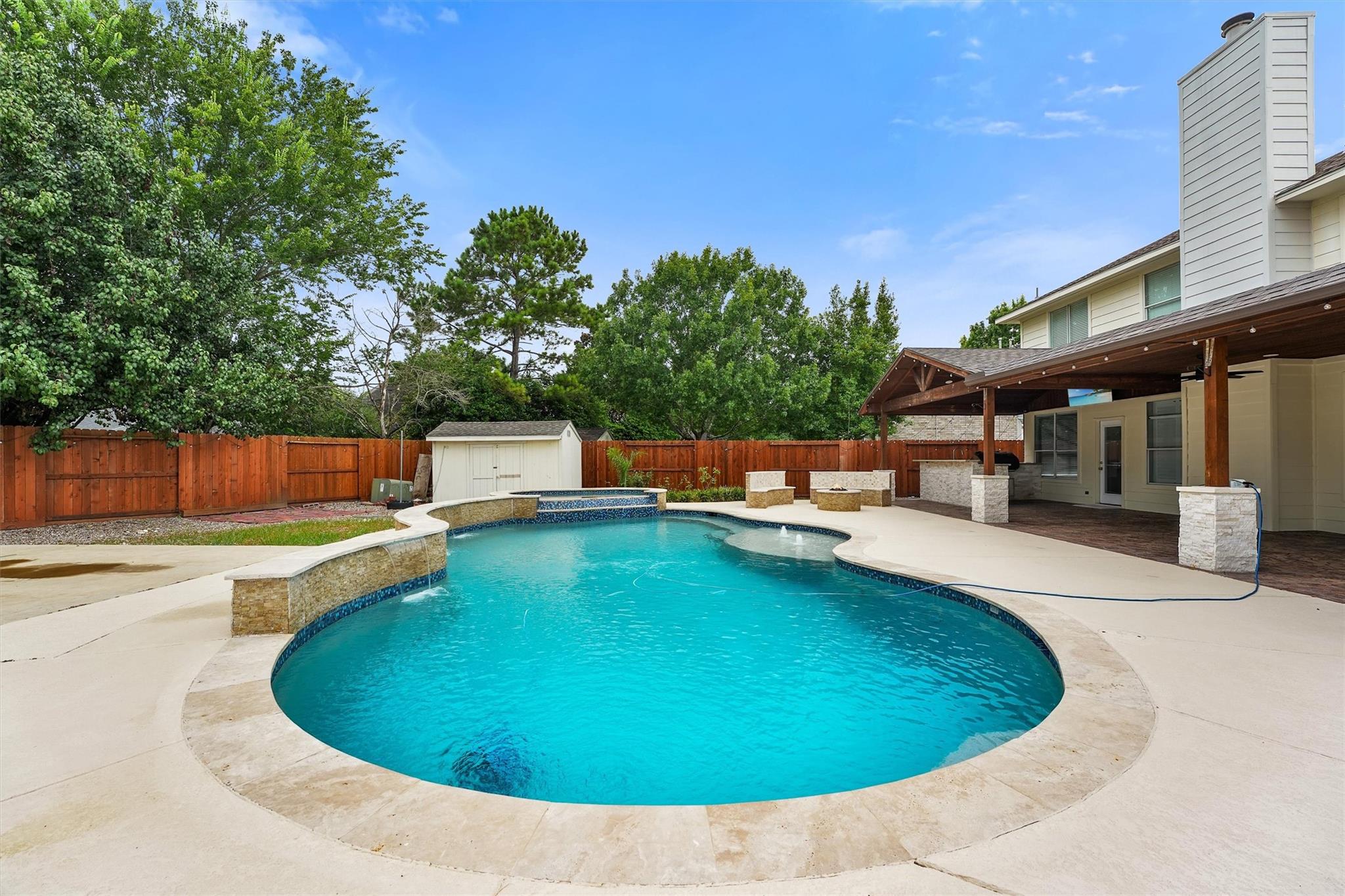 2322 Meadow Briar Dr, Sugar Land, TX 77498 photo