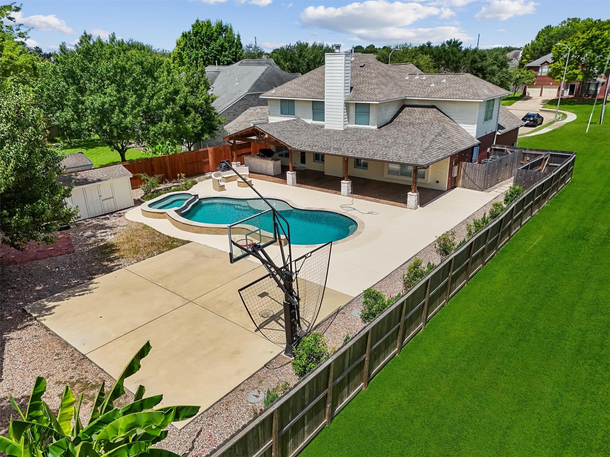 2322 Meadow Briar Dr, Sugar Land, TX 77498 photo