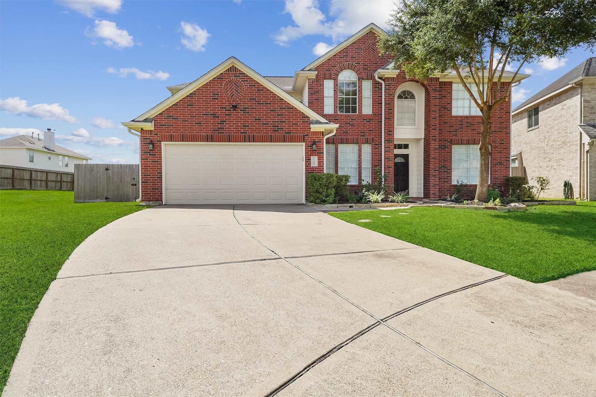 2322 Meadow Briar Dr, Sugar Land, TX 77498 photo