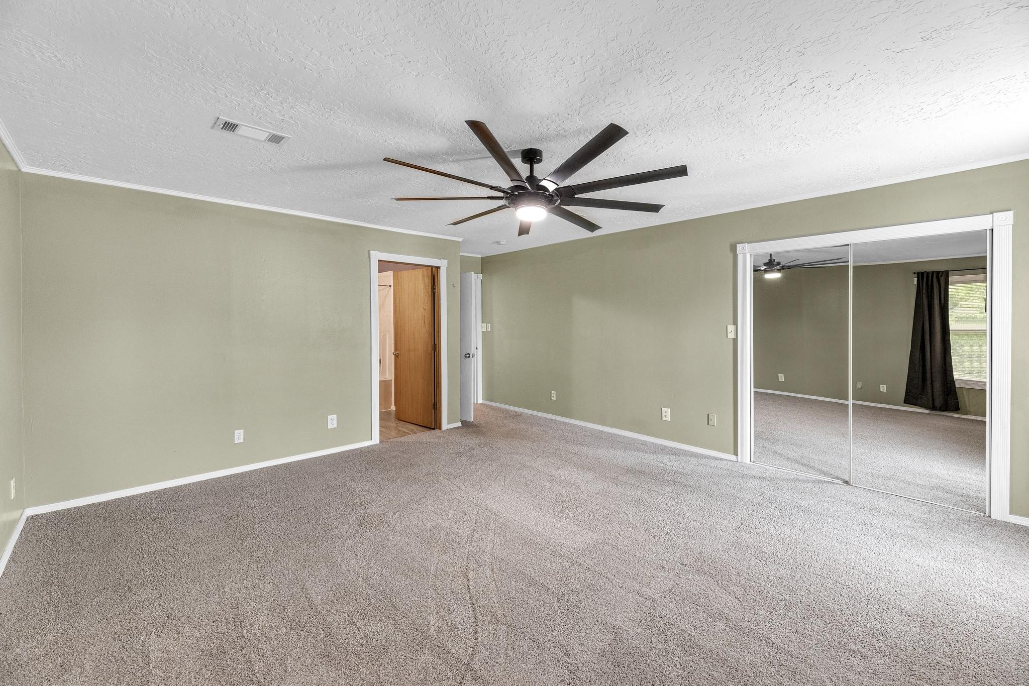 16511 Edgefield Ln, Conroe, TX 77302 photo