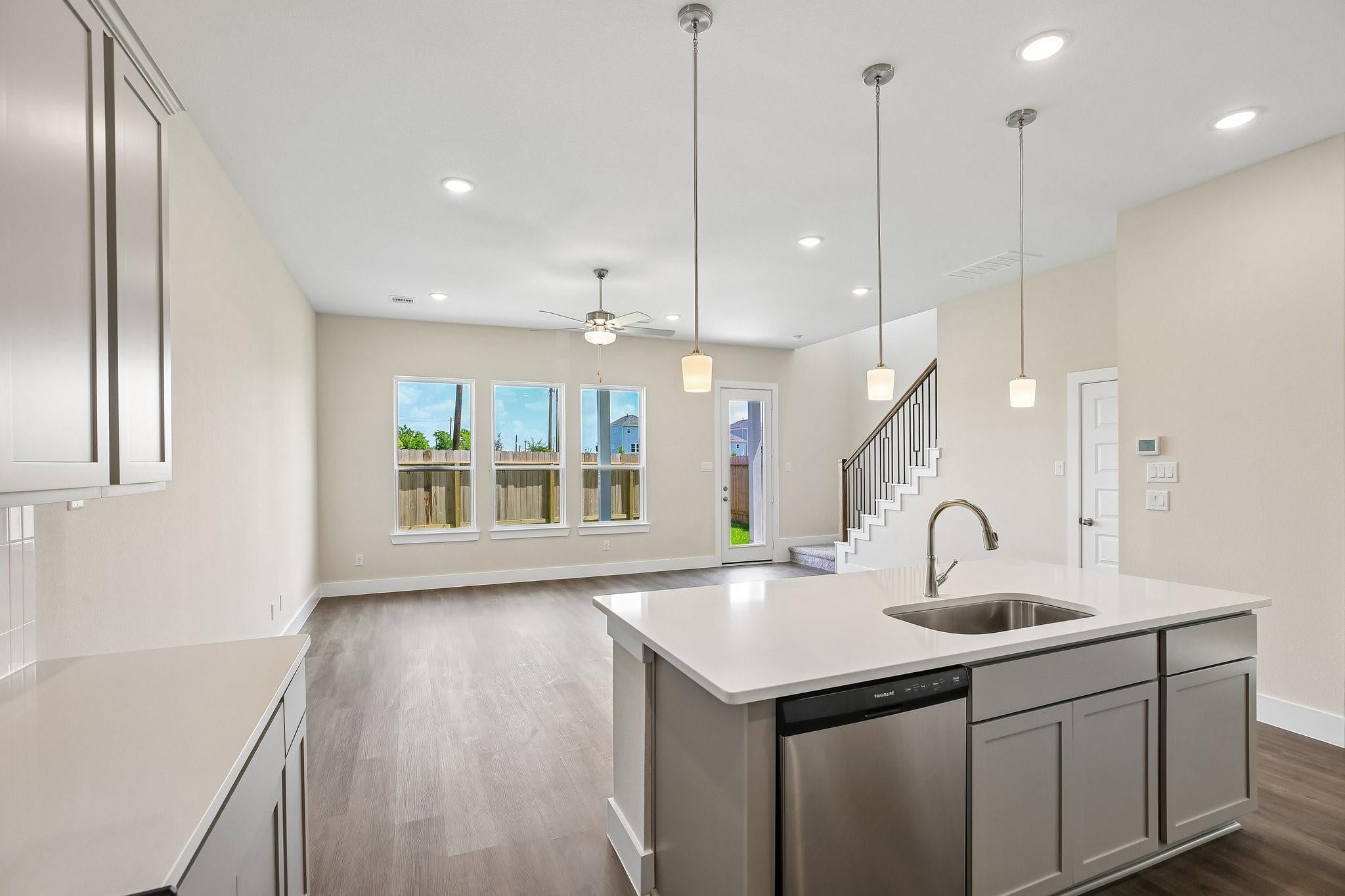 3009 La Rambla Dr, Houston, TX 77047 photo