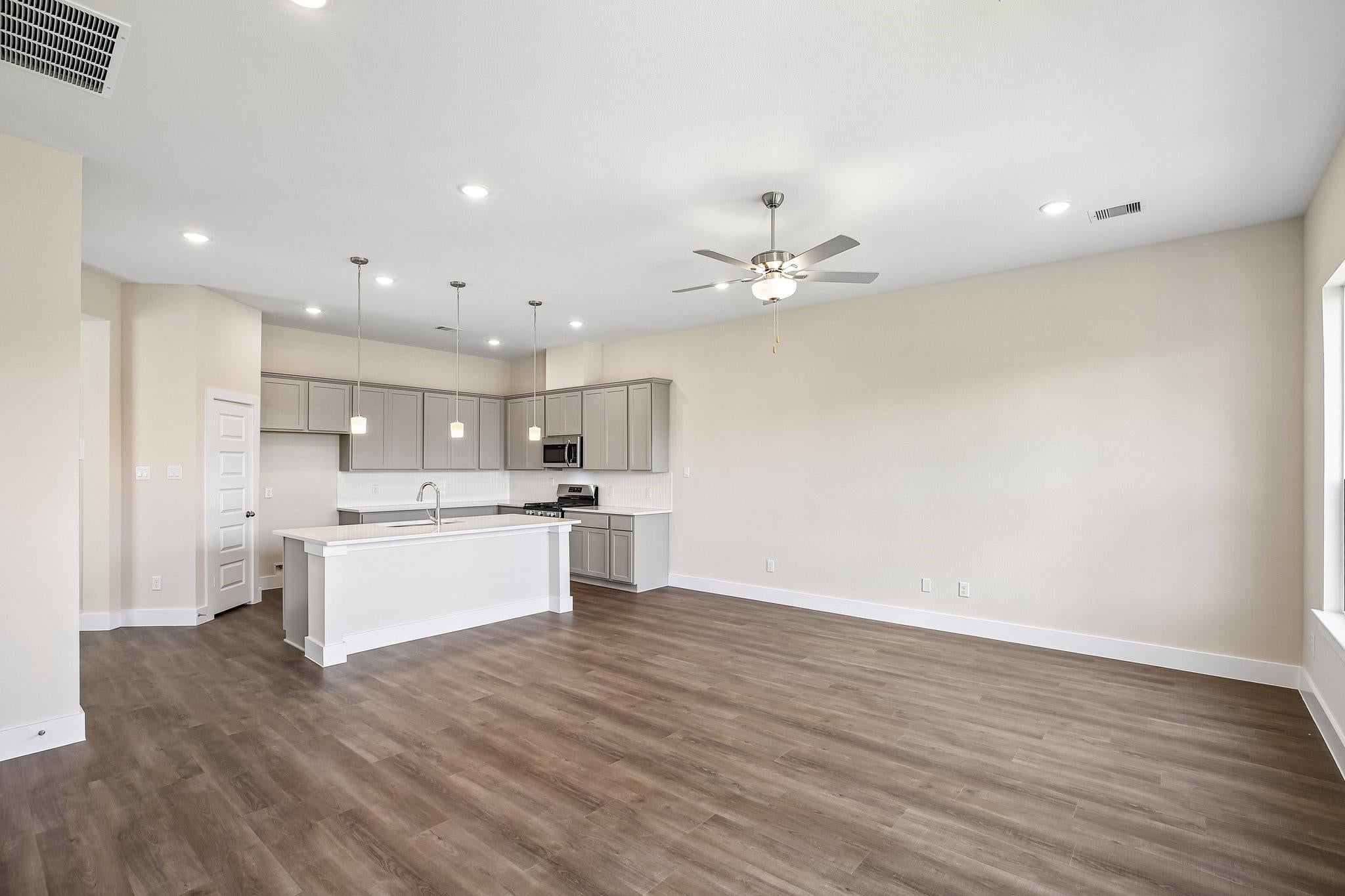 3009 La Rambla Dr, Houston, TX 77047 photo