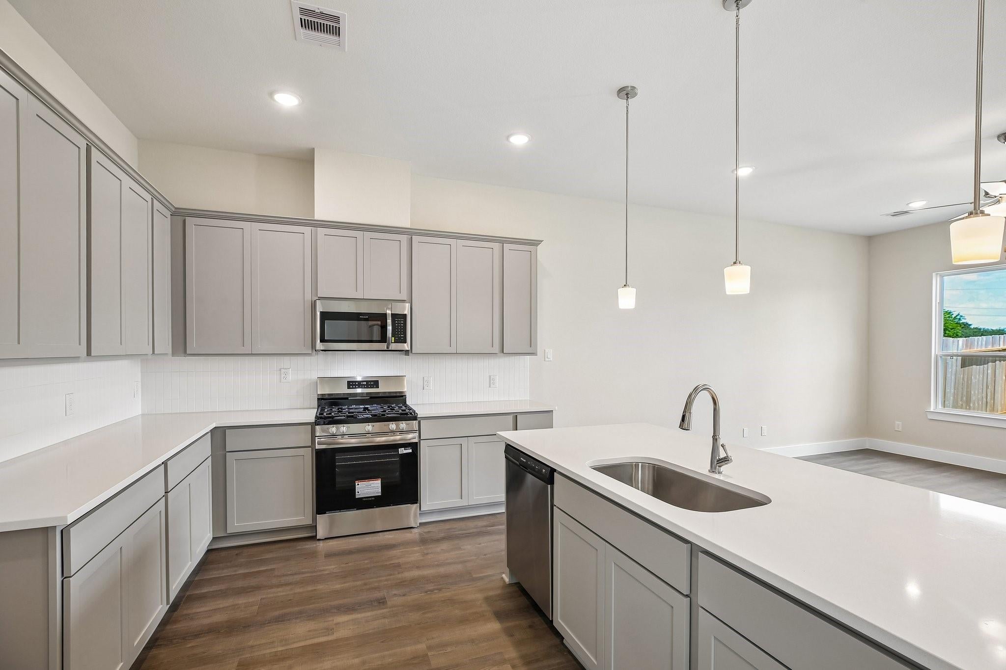 3009 La Rambla Dr, Houston, TX 77047 photo
