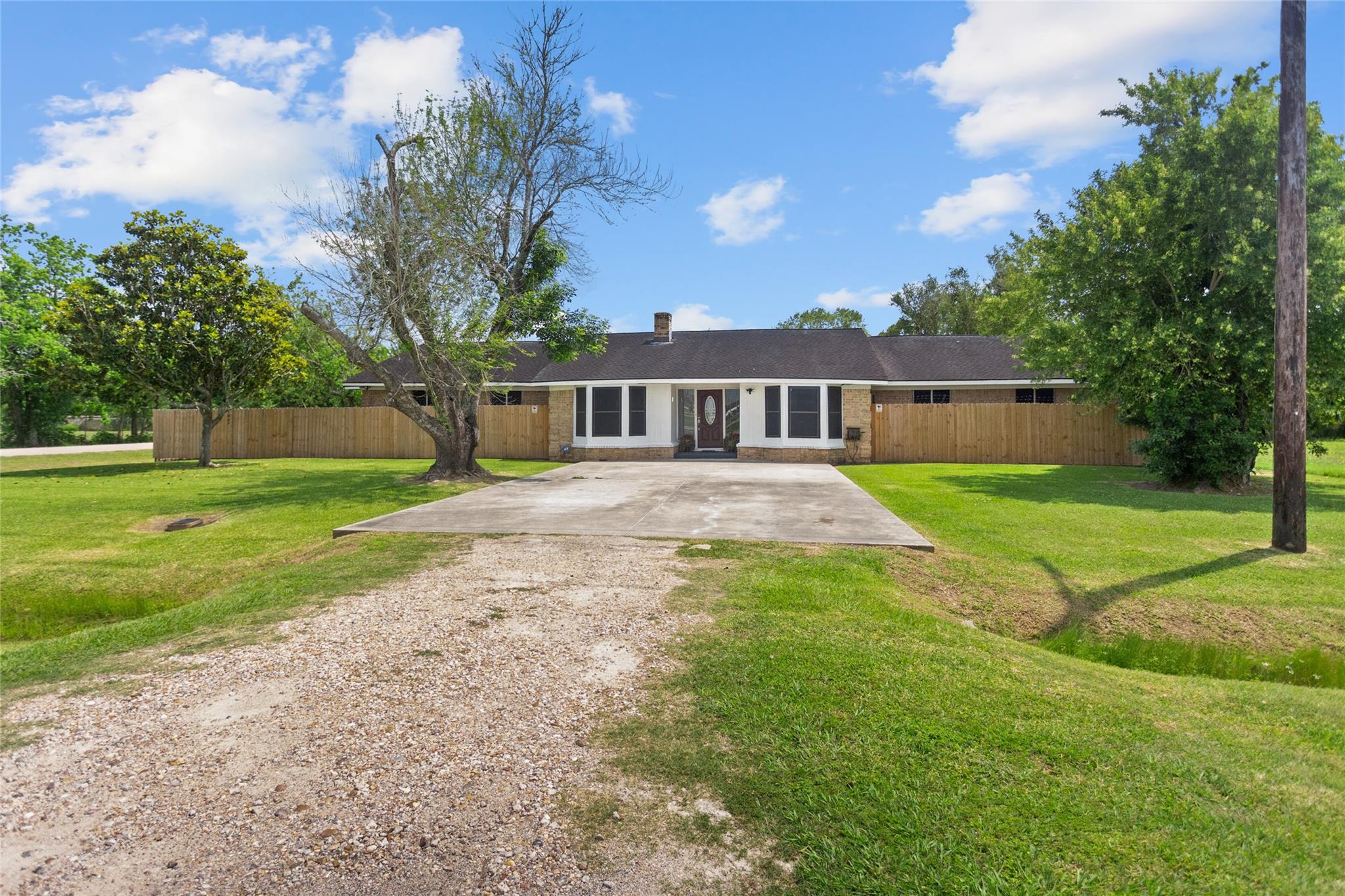 5001 Texas Ave, La Marque, TX 77568 photo