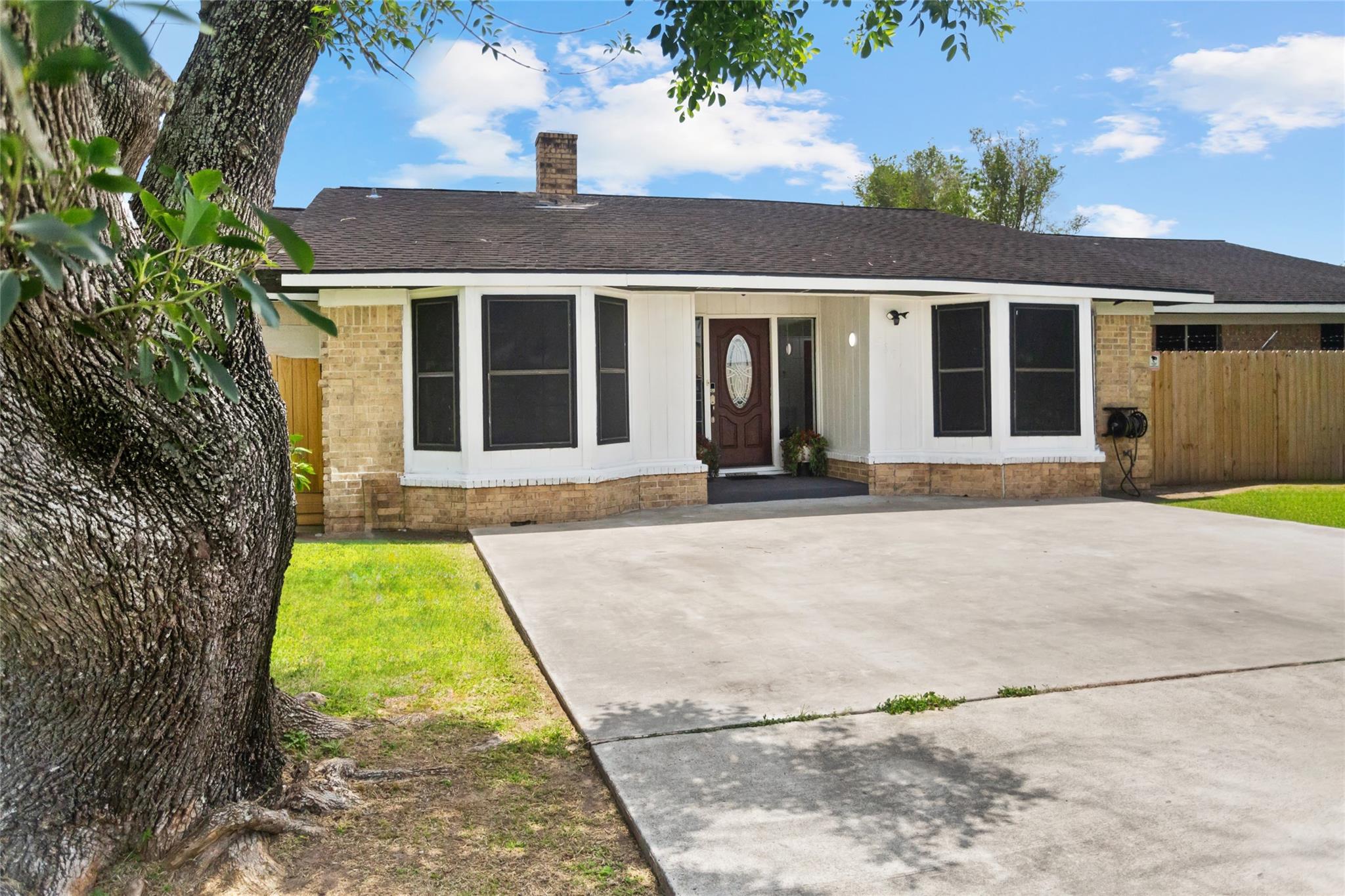 5001 Texas Ave, La Marque, TX 77568 photo