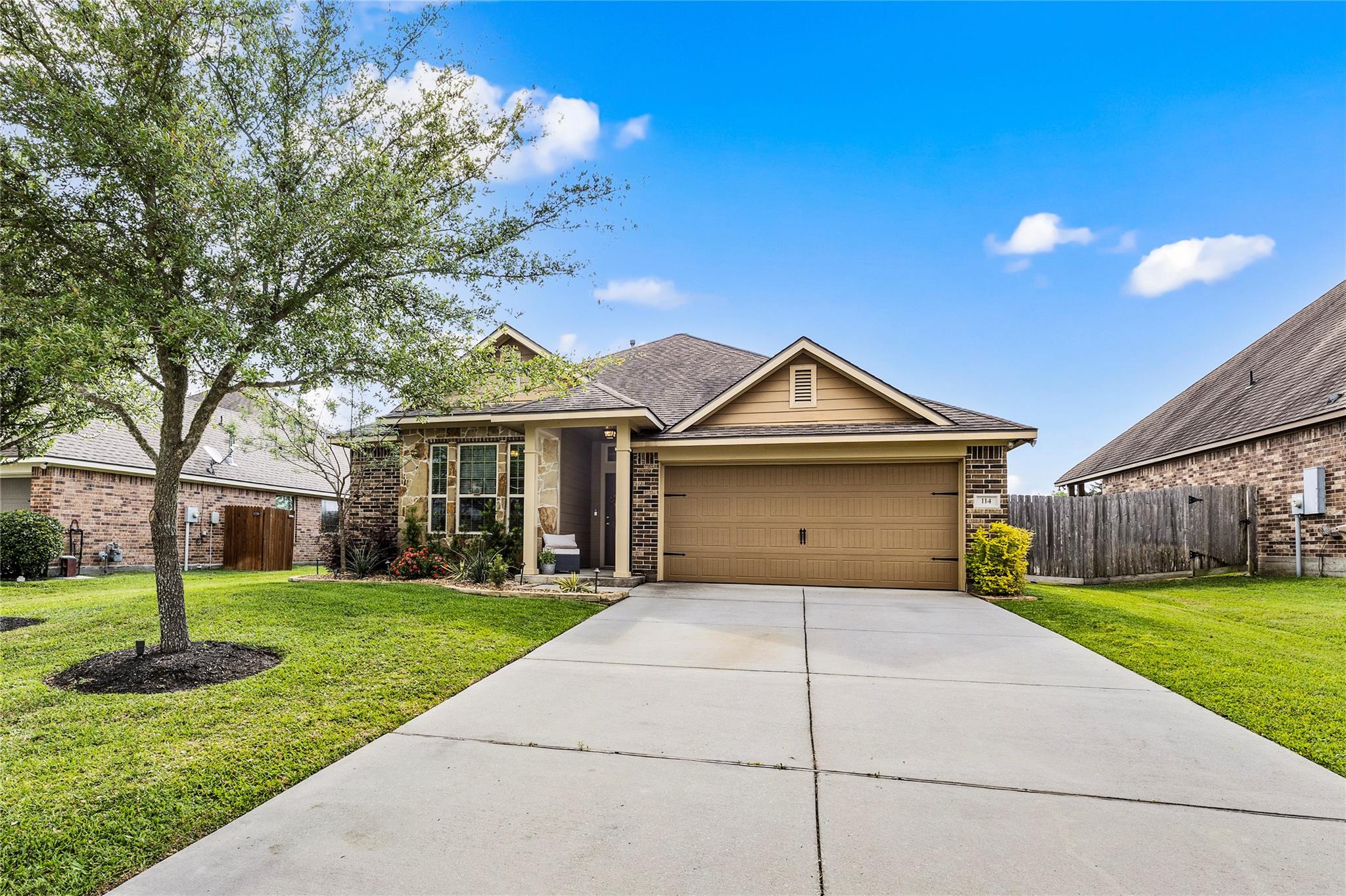 114 Dudley Rd, Montgomery, TX 77356 photo