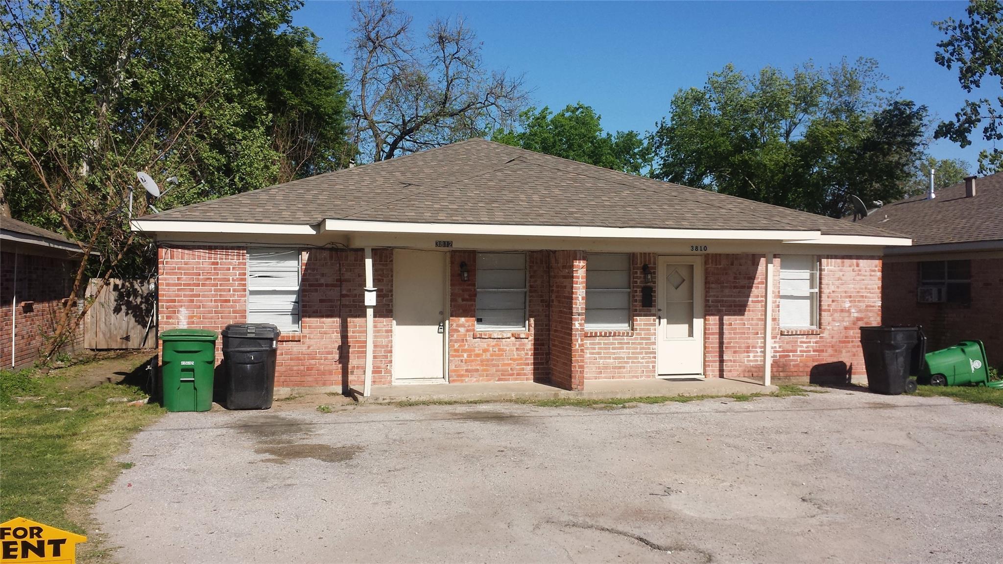 3810 Cochran St, Houston, TX 77009