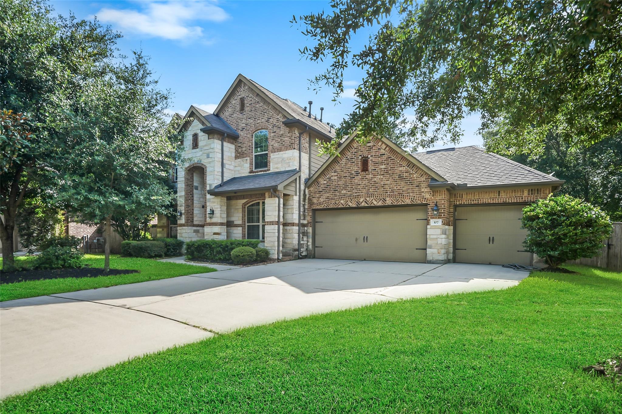 107 Jordans Pl, Montgomery, TX 77316 photo