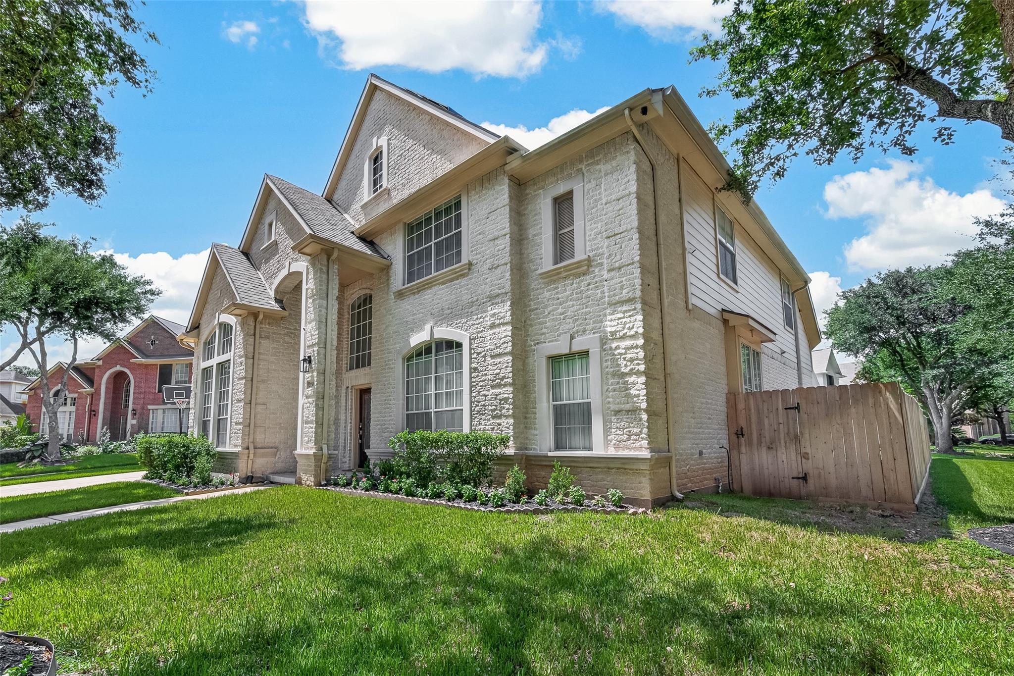 2002 Thorncrest Ct, Sugar Land, TX 77479 photo