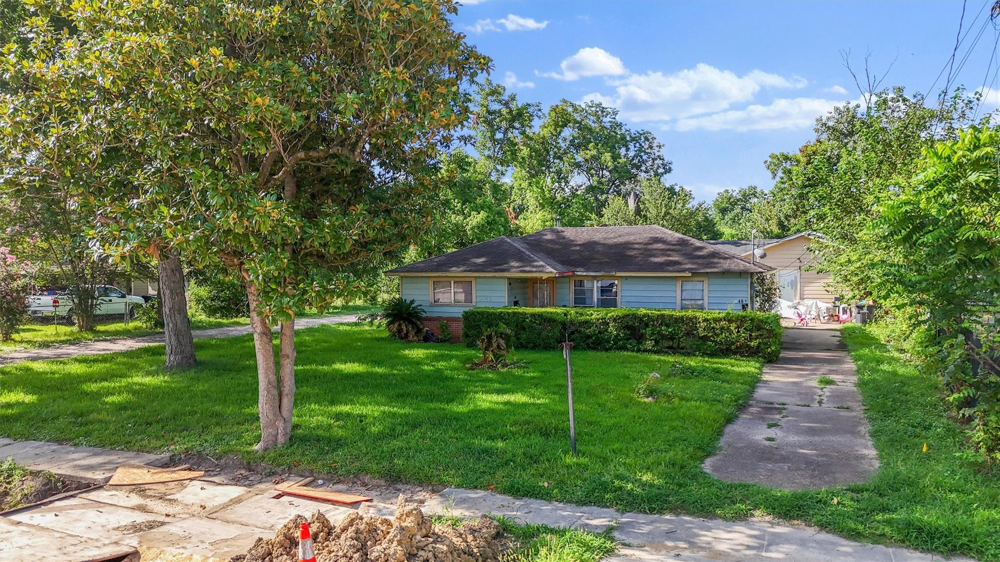 246 Rebecca St, Houston, TX 77022