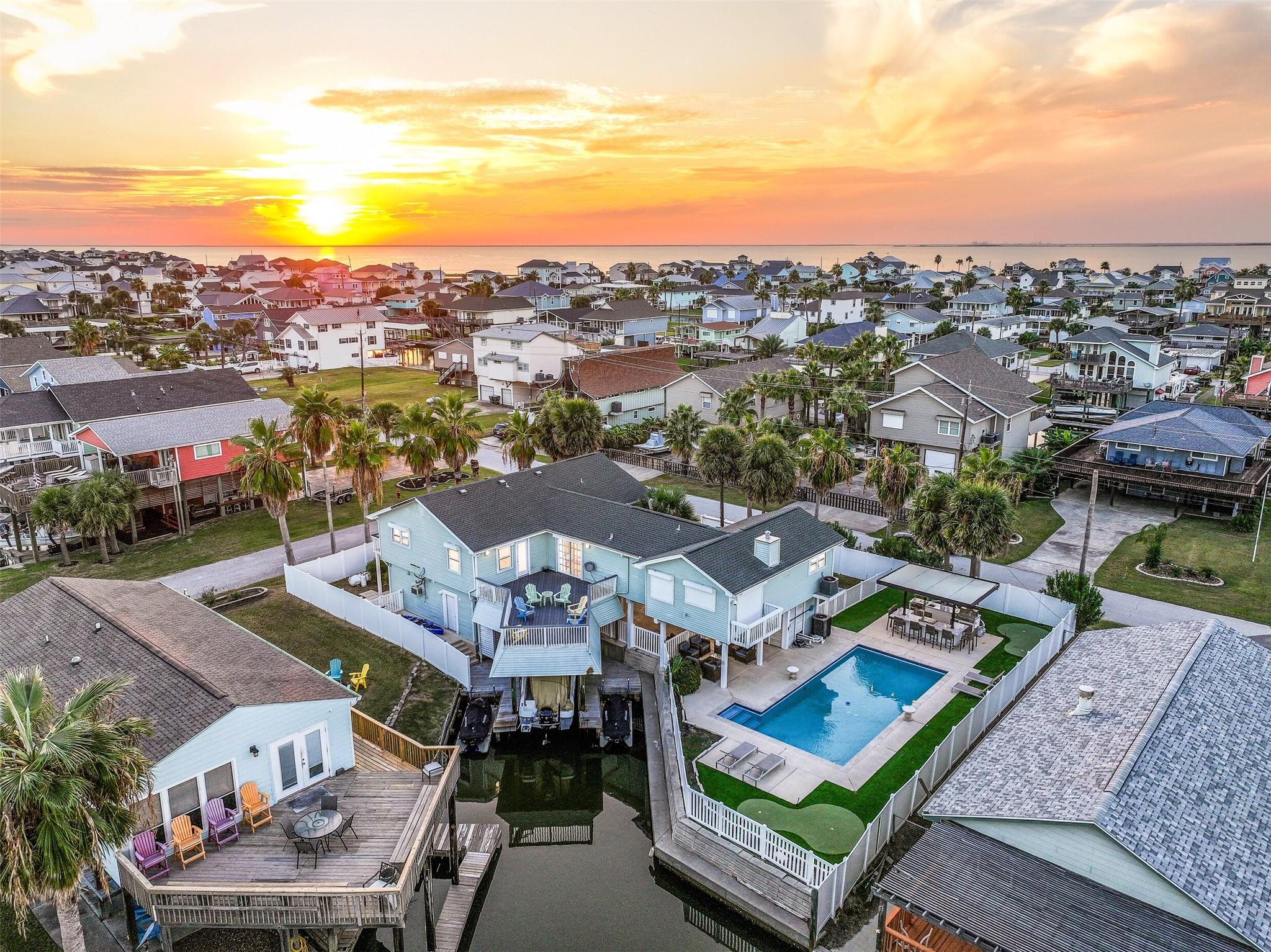 22113 Lampasas Dr, Galveston, TX 77554