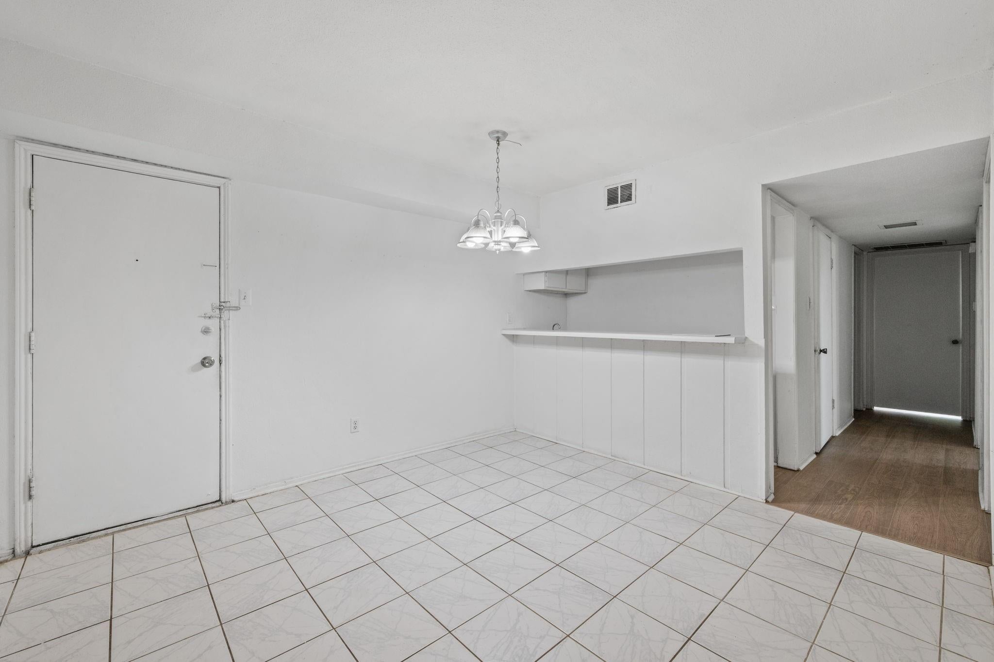 4649 Wild Indigo St #337, Houston, TX 77027 photo