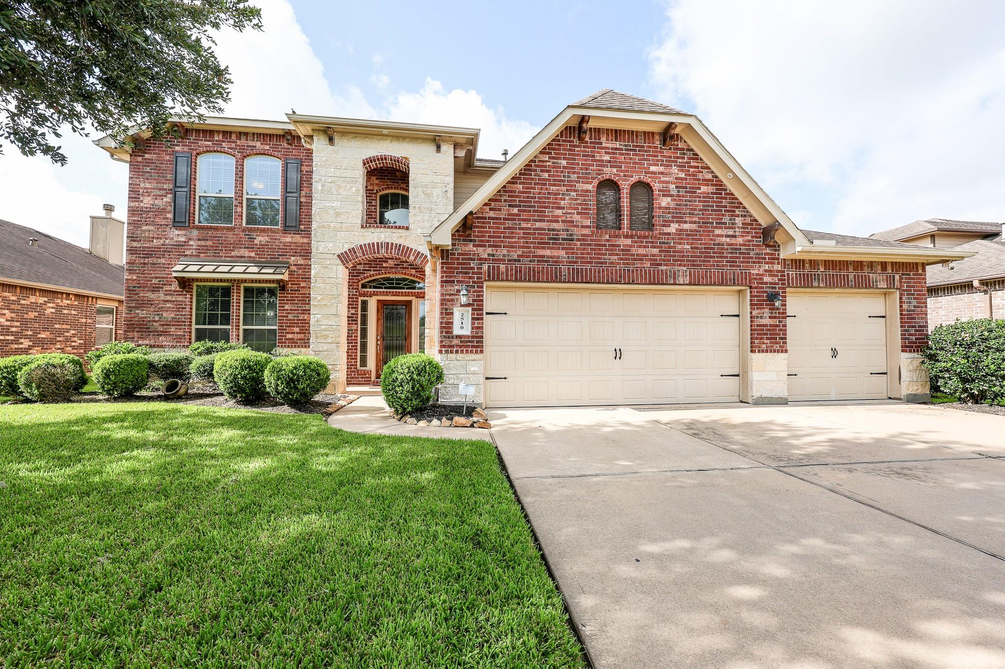 2510 Copper Fields Dr, Rosharon, TX 77583