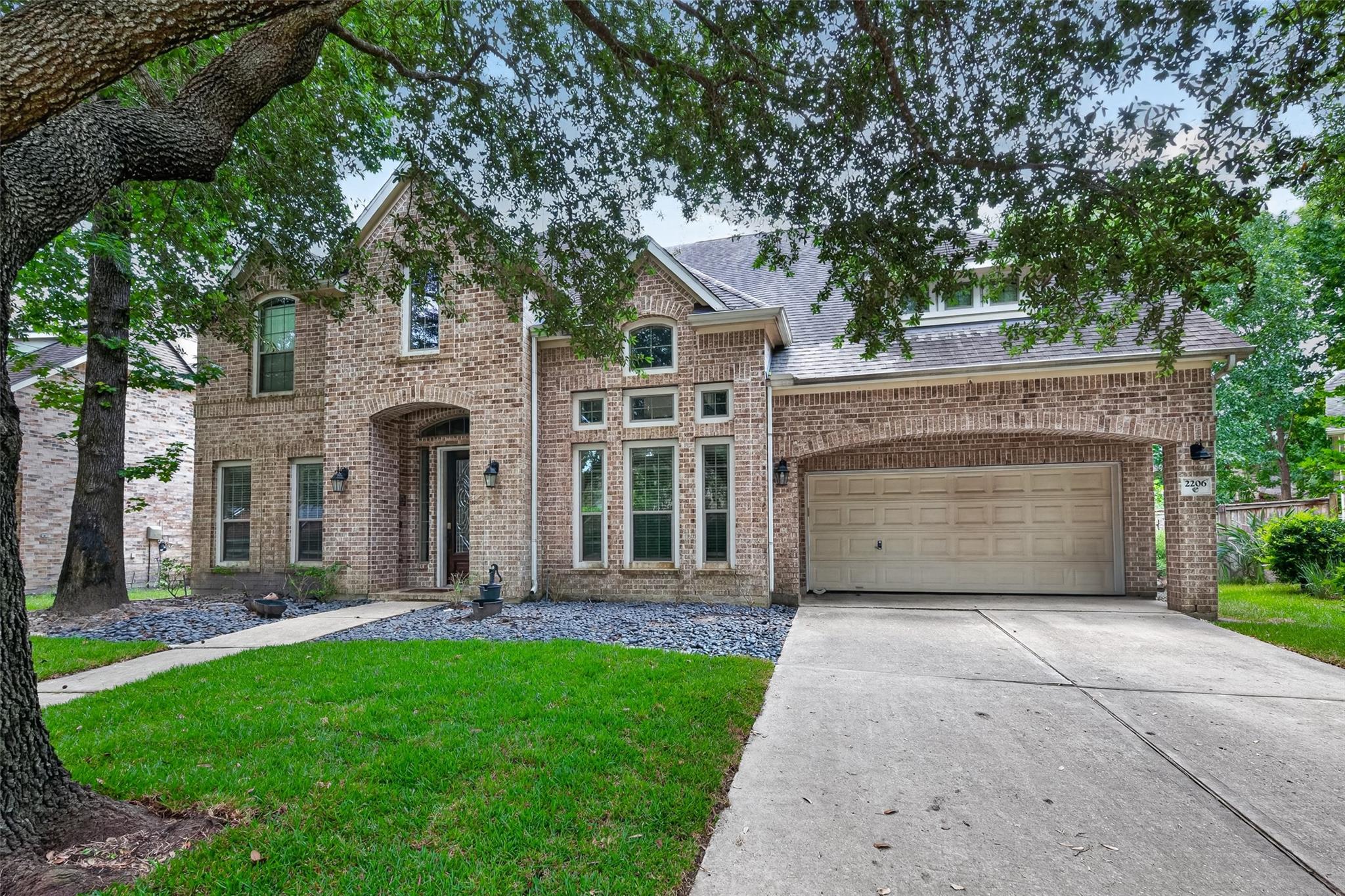 2206 Montclair Oaks Ln, Spring, TX 77386 photo