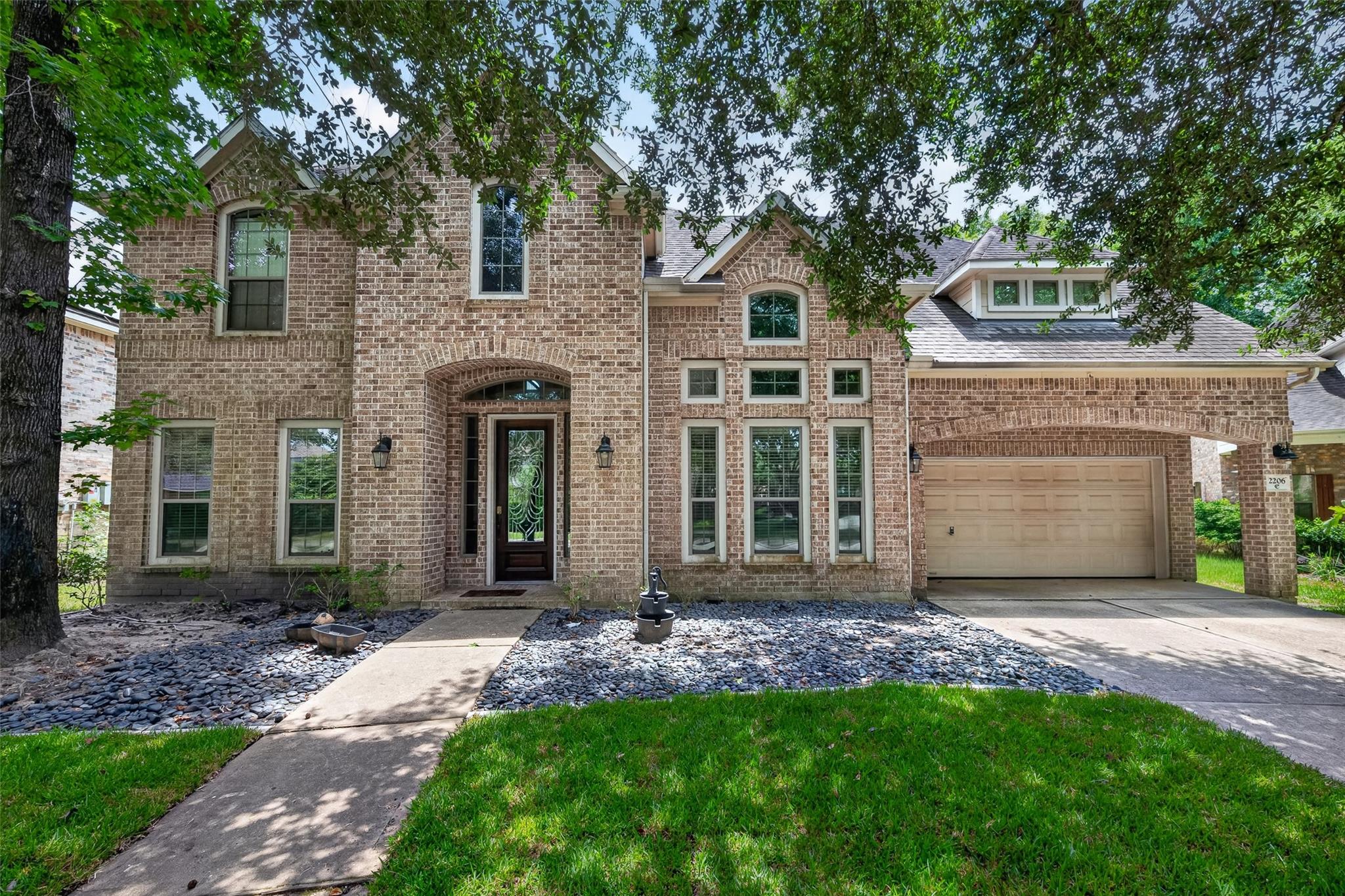 2206 Montclair Oaks Ln, Spring, TX 77386