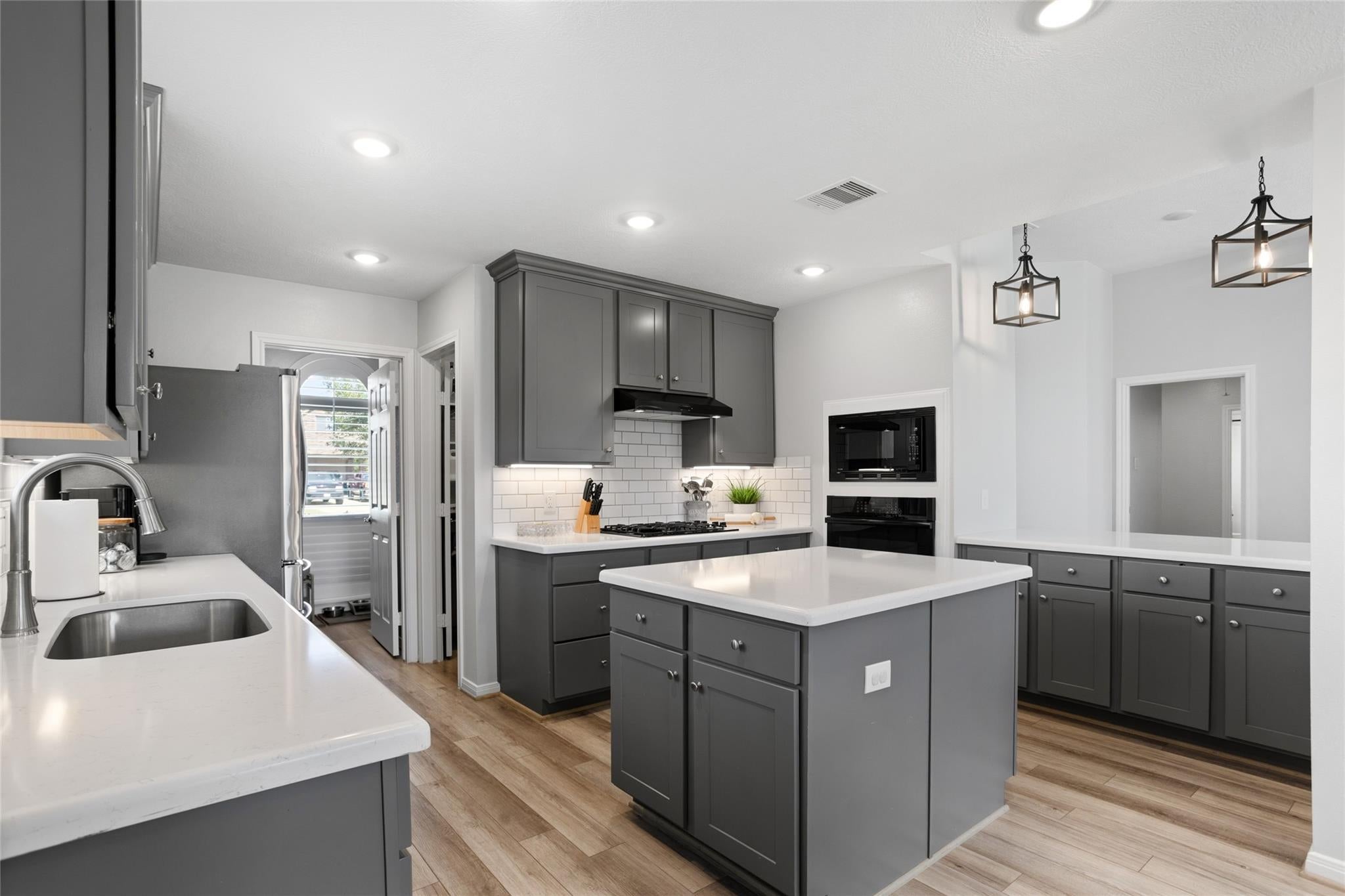 3408 Patagonia St, League City, TX 77573 photo