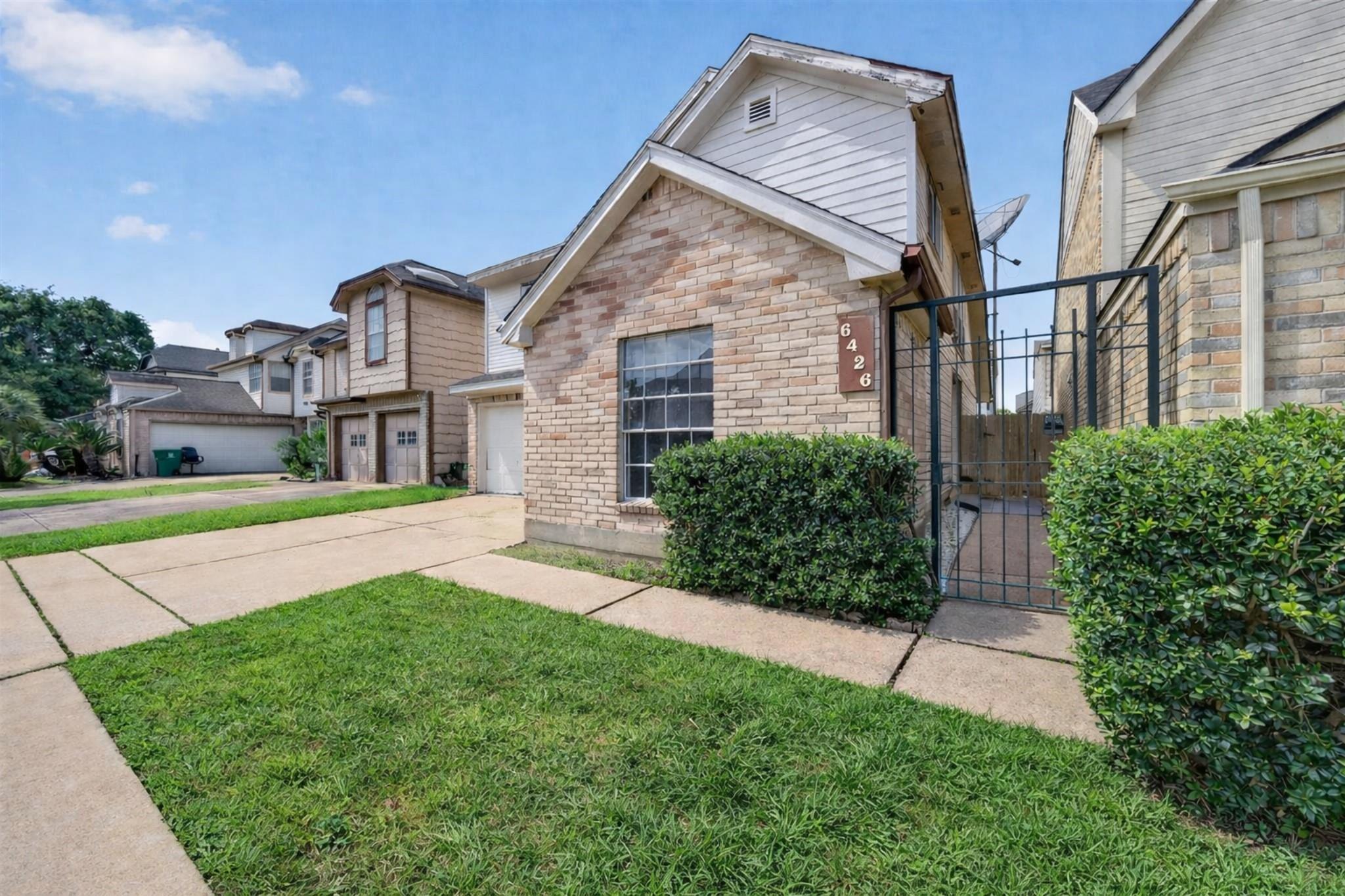 6426 Chatham Ln, Houston, TX 77035 photo
