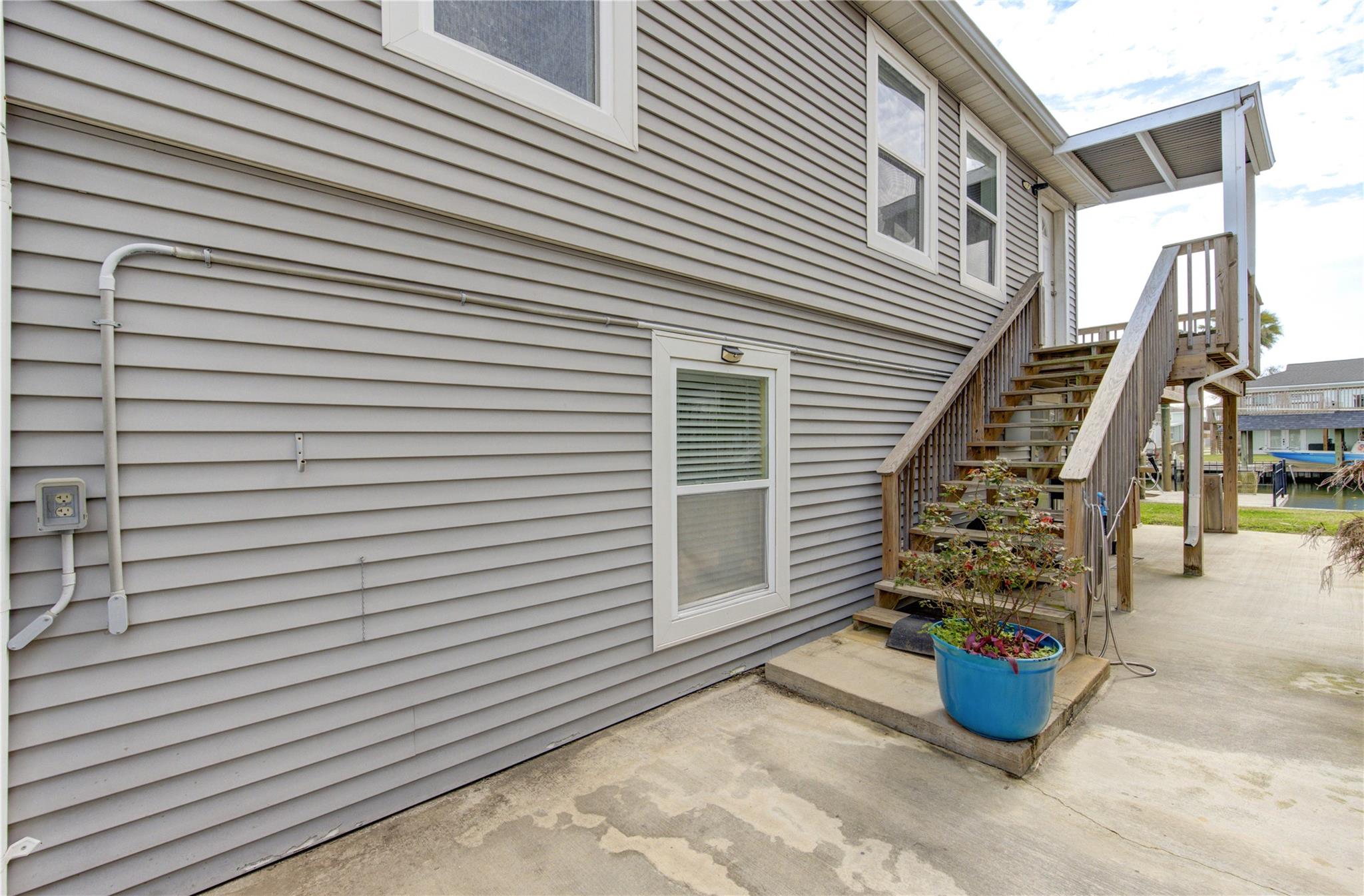 138 Tarpon St, Bayou Vista, TX 77563 photo