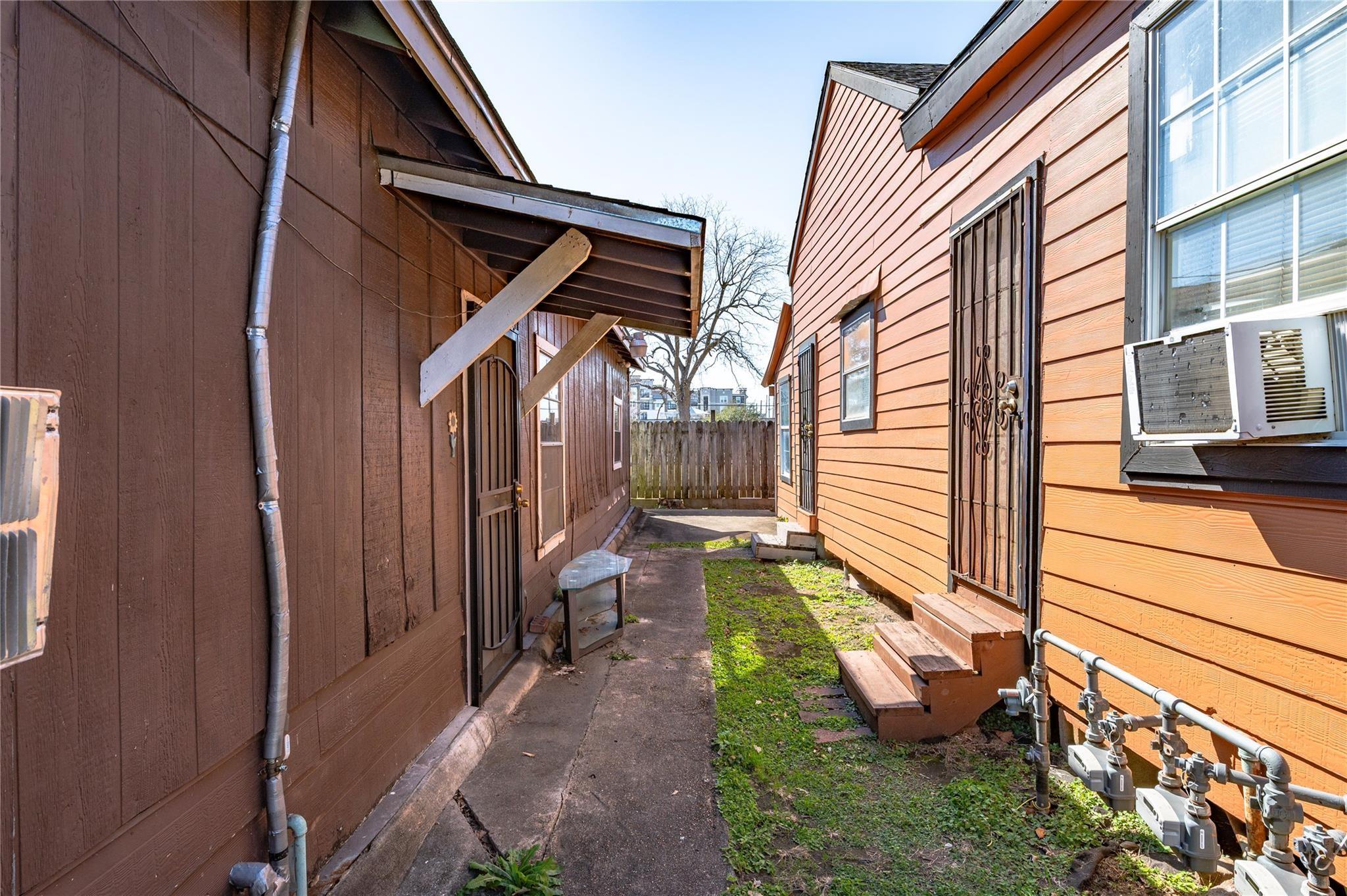 307 York St, Houston, TX 77003 photo