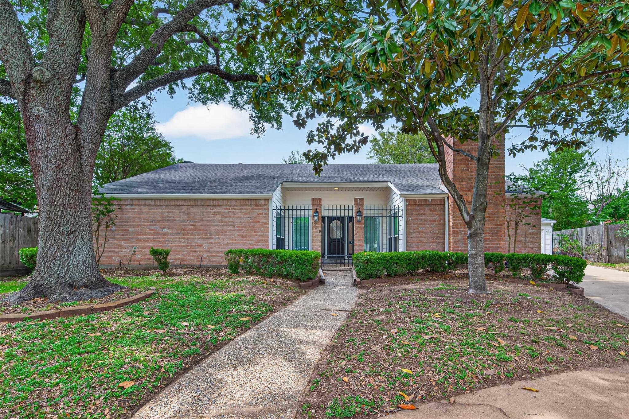 12319 Ella Lee Ln, Houston, TX 77077 photo