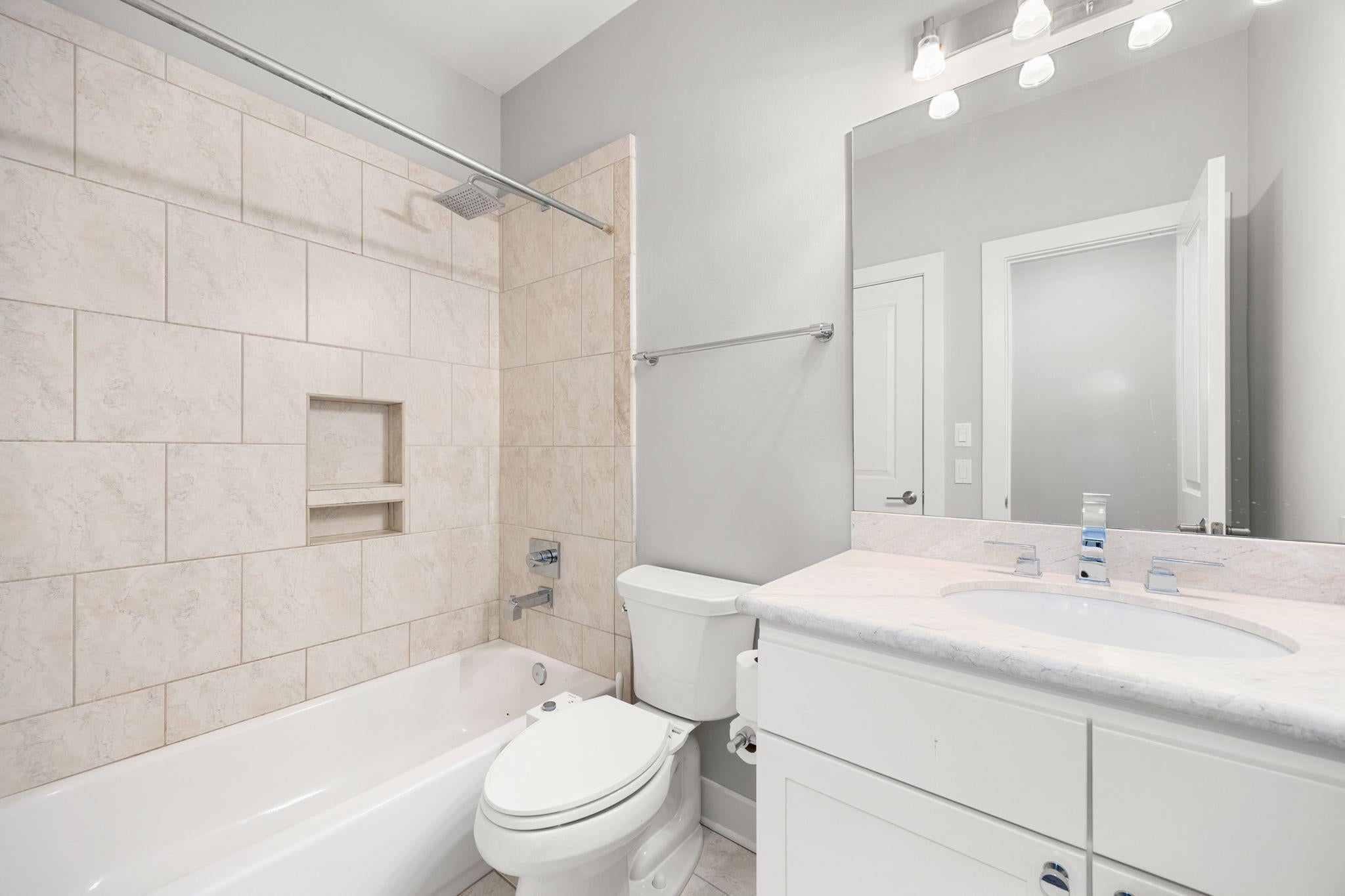 307 Knox St, Houston, TX 77007 photo