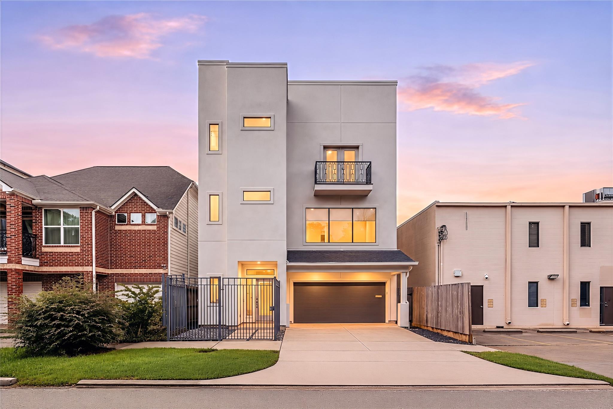 307 Knox St, Houston, TX 77007