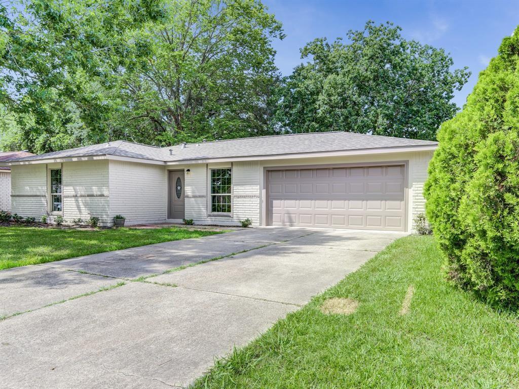16626 Forest Bend Ave, Friendswood, TX 77546 photo