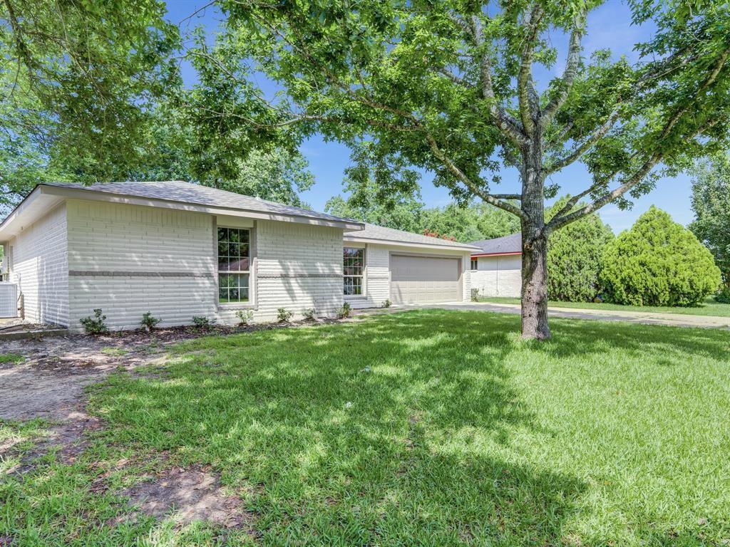 16626 Forest Bend Ave, Friendswood, TX 77546 photo
