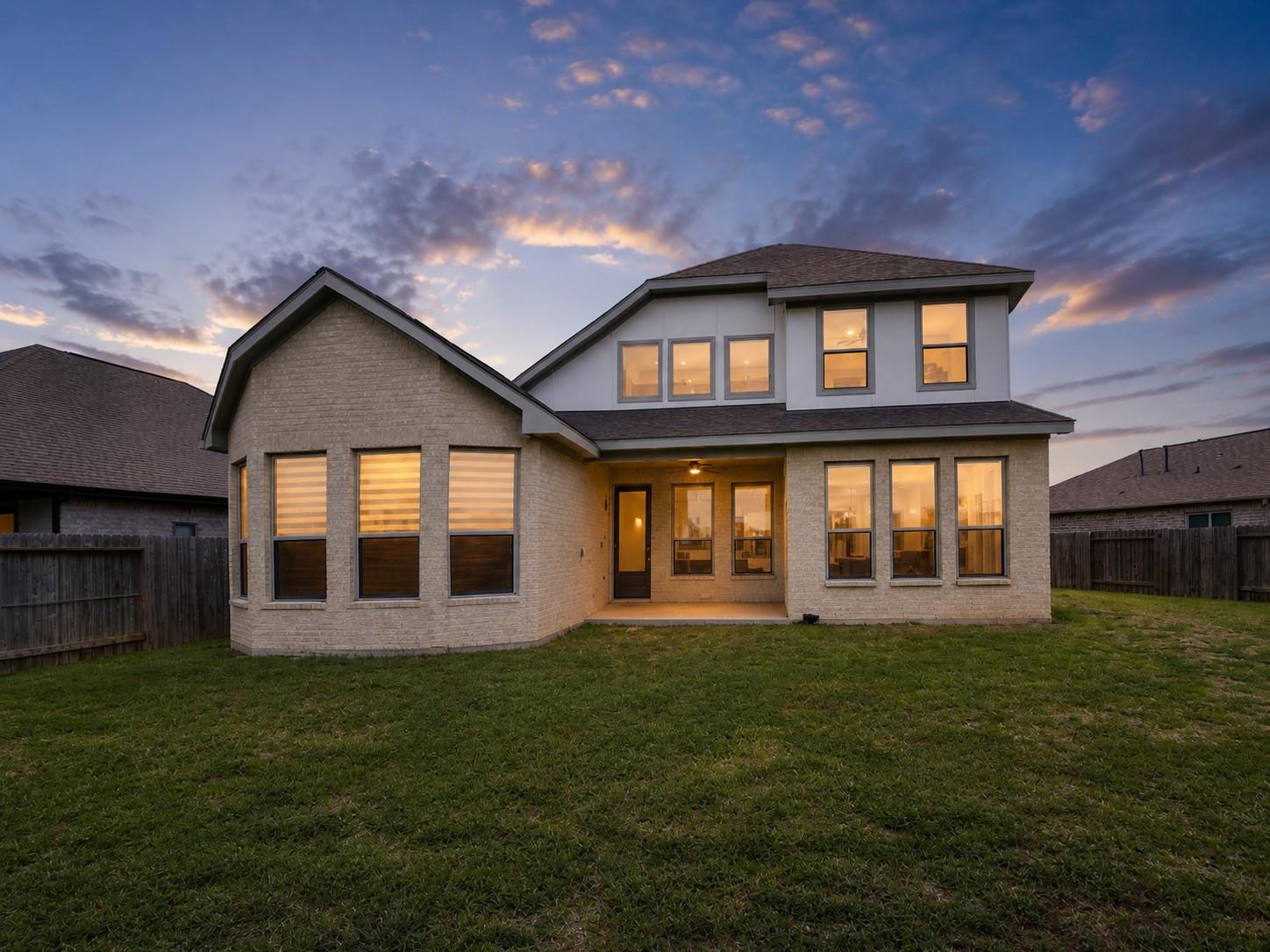 8826 Winters Edge Rd, Richmond, TX 77407 photo