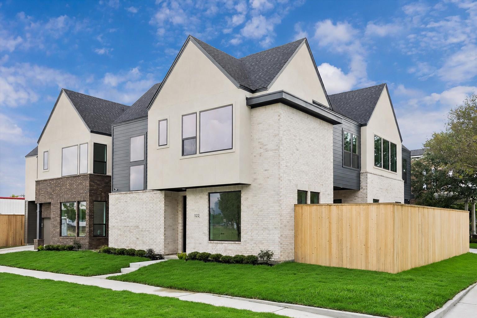122 4 St, Houston, TX 77007