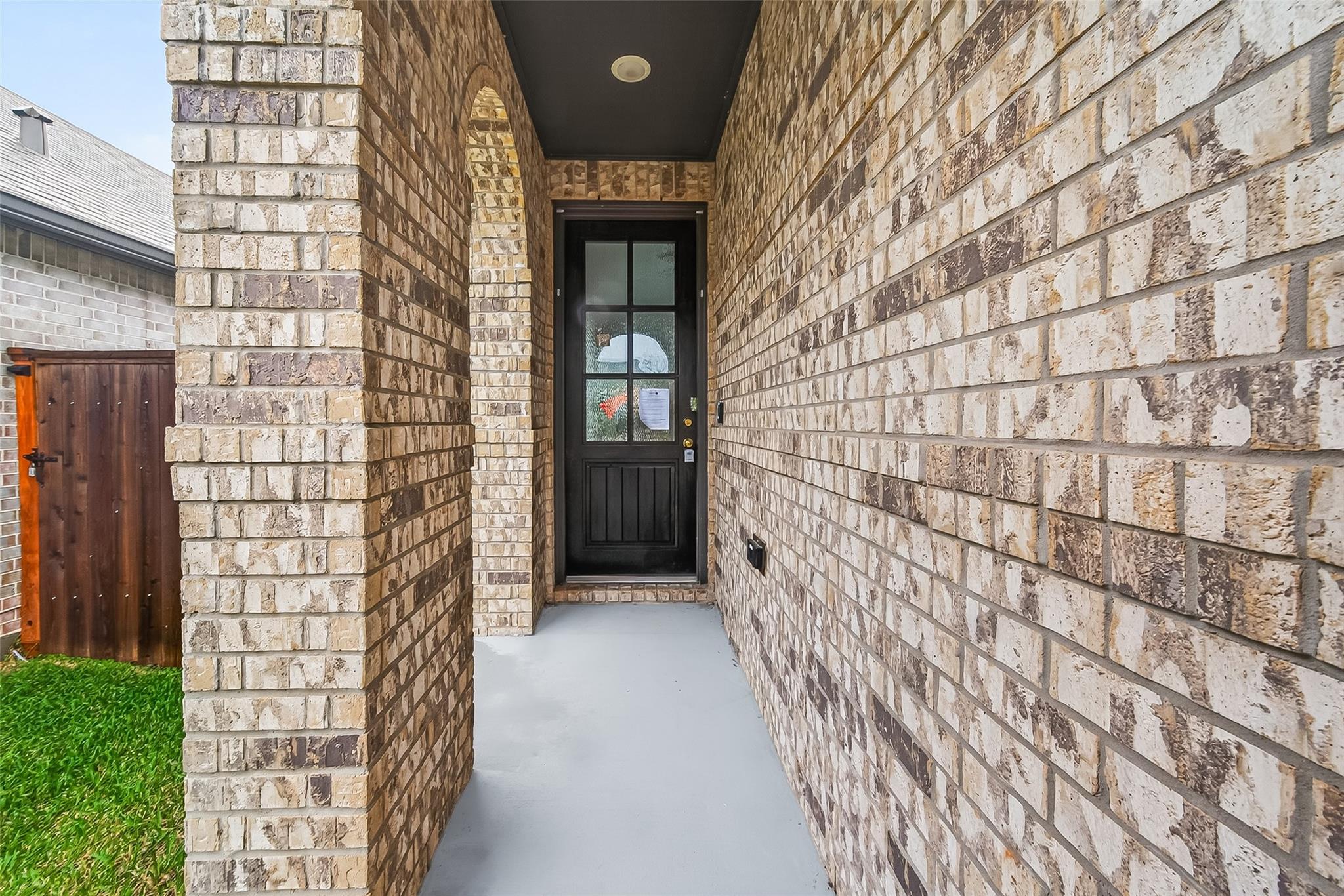 213 Trapper Creek Dr, Conroe, TX 77304 photo